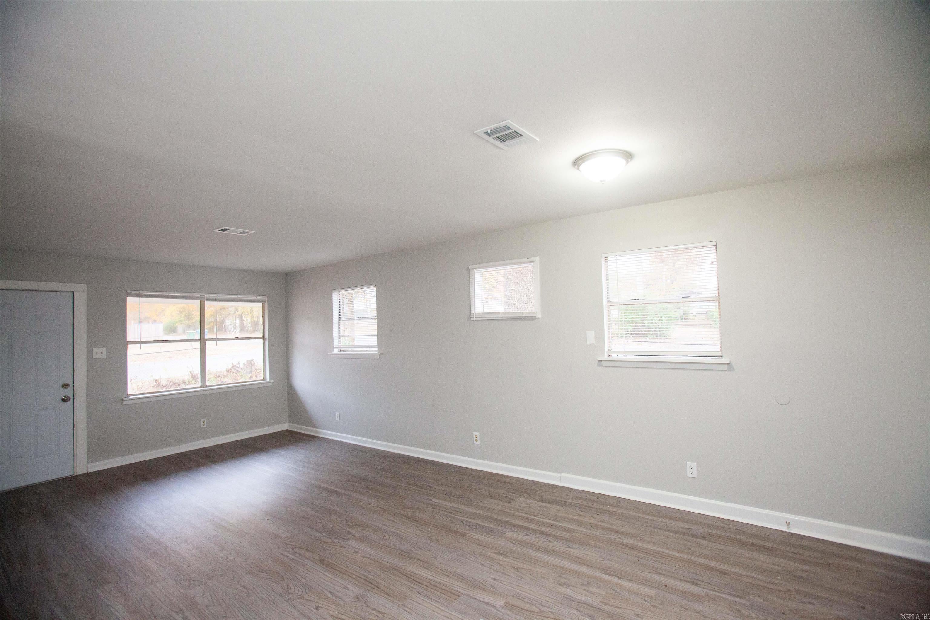Home in Little Rock, AR 72209 — photo 2