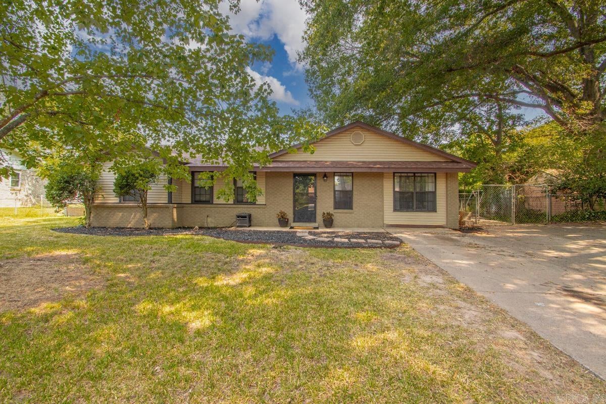 36 Georgeann Dr — photo