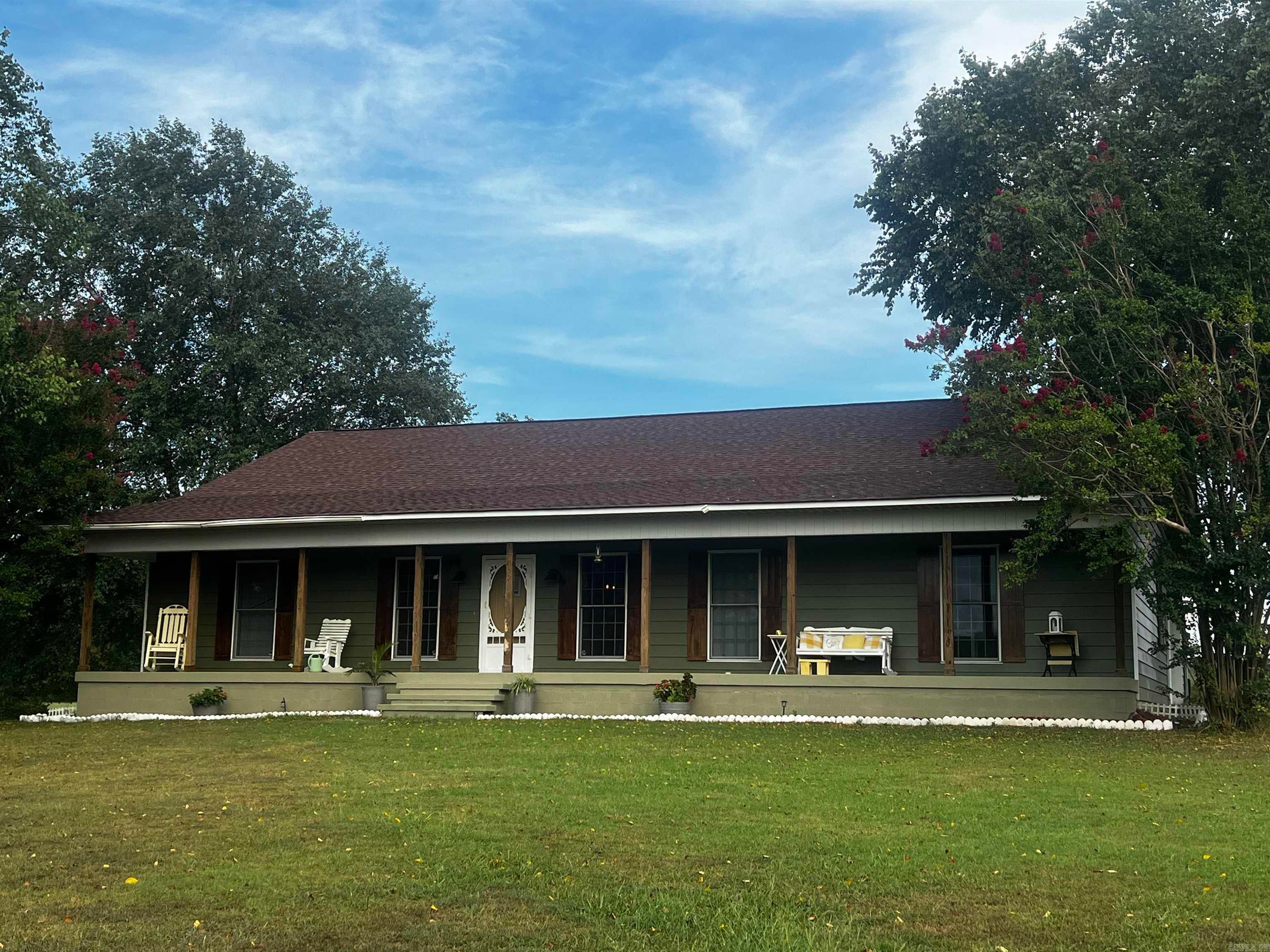 715 River Bluff Road — photo