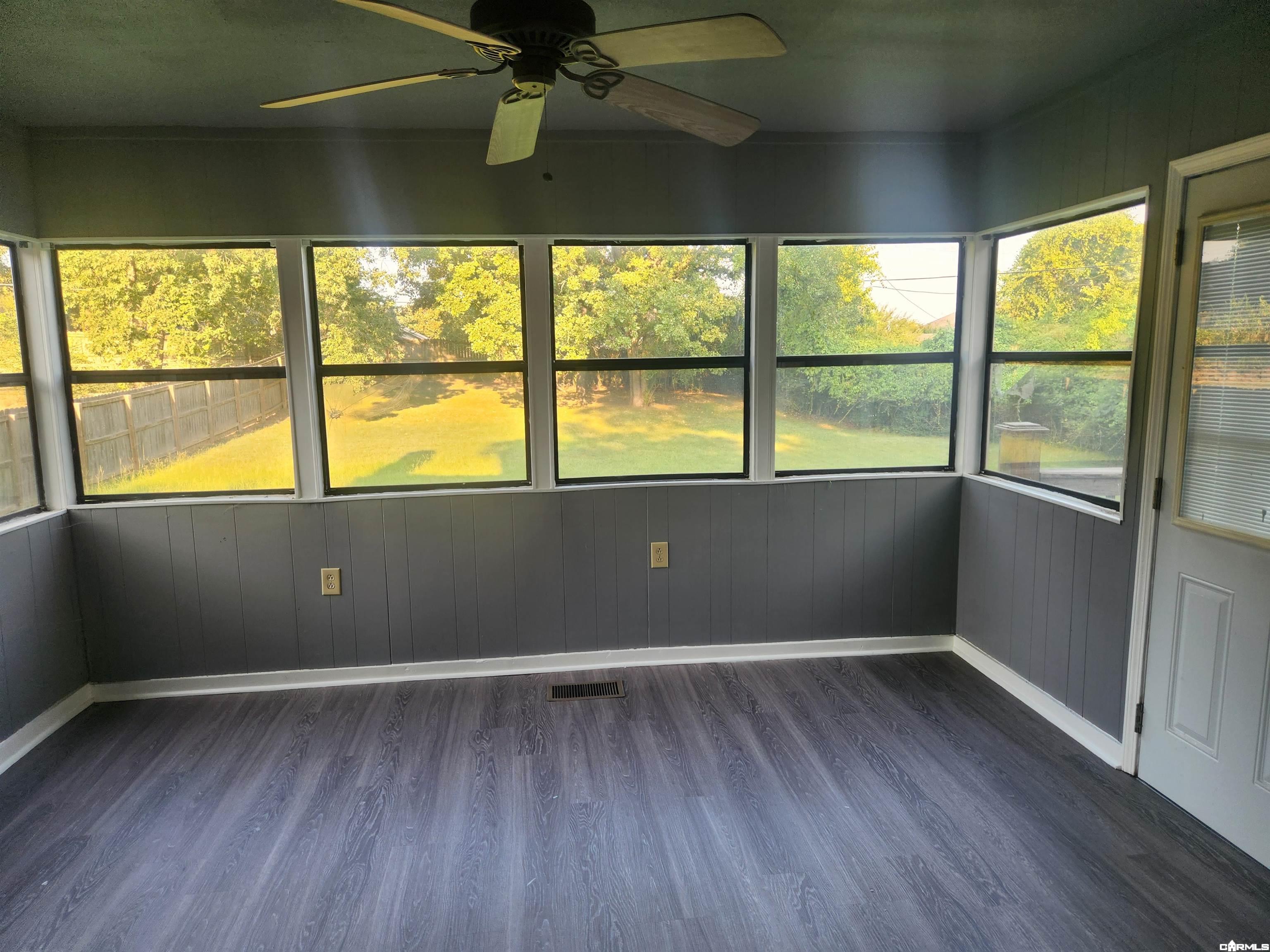 1025 S CLAREMONT AVE — photo 2