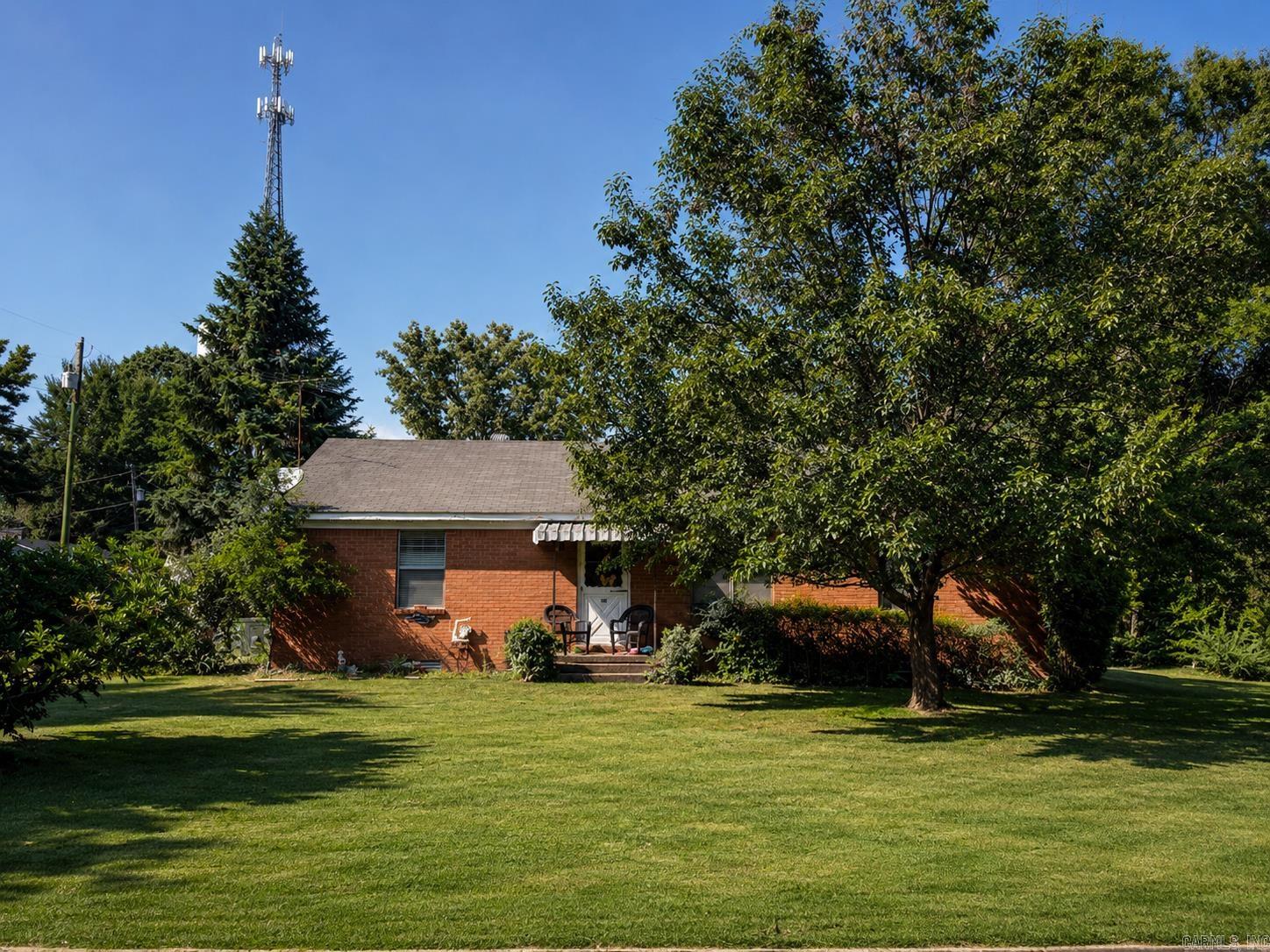 102 E Sunset Drive — photo