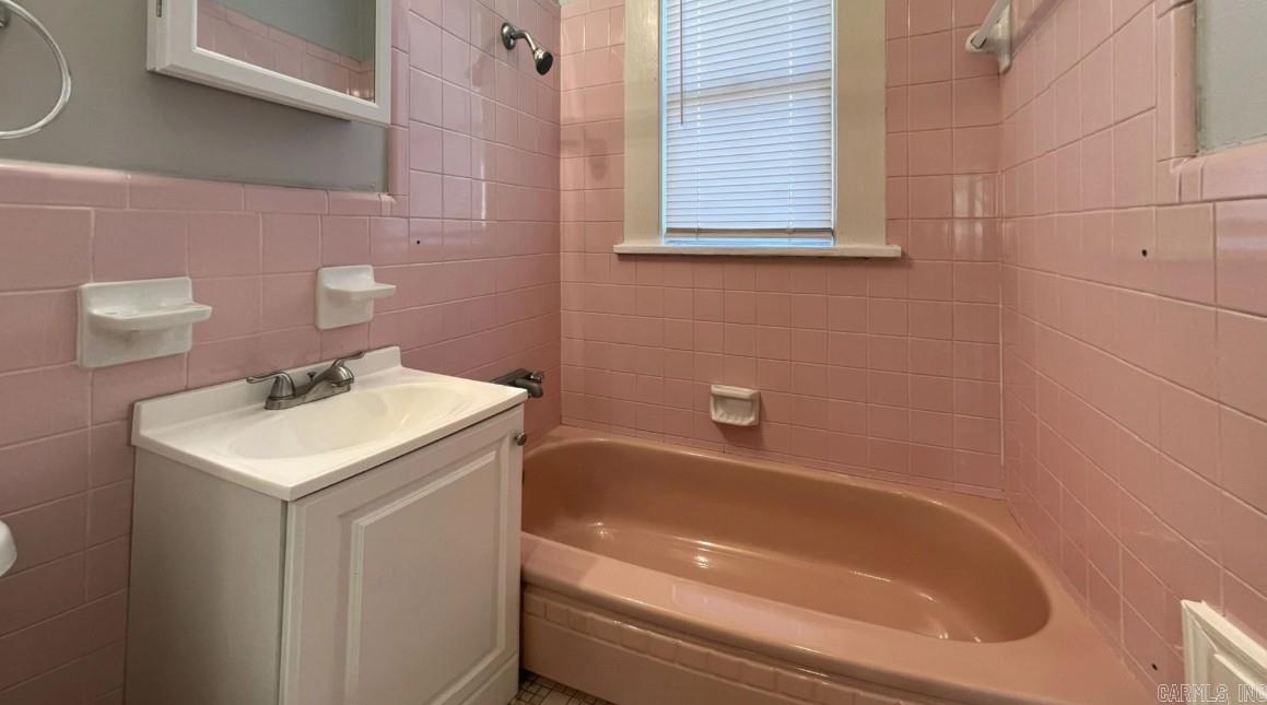 Home in Little Rock, AR 72204 — photo 2