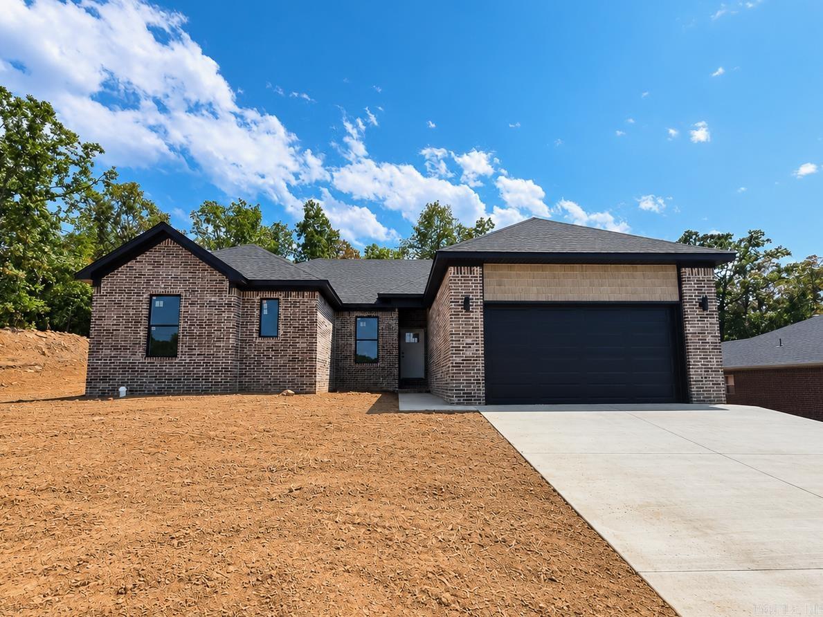 563 Crepe Myrtle Loop — photo
