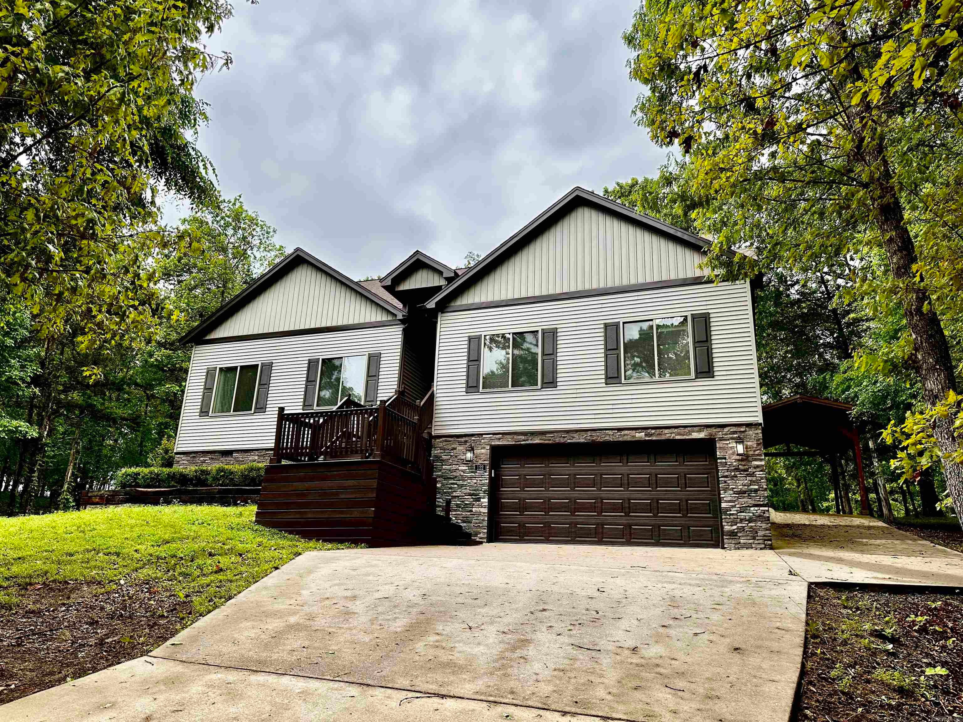 122 Crest Drive — photo