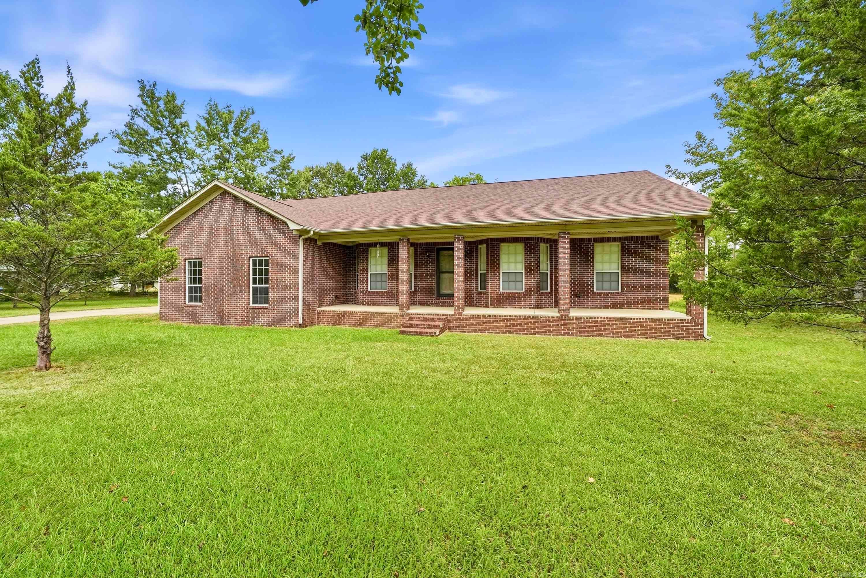 2950 Pheasant Road — photo