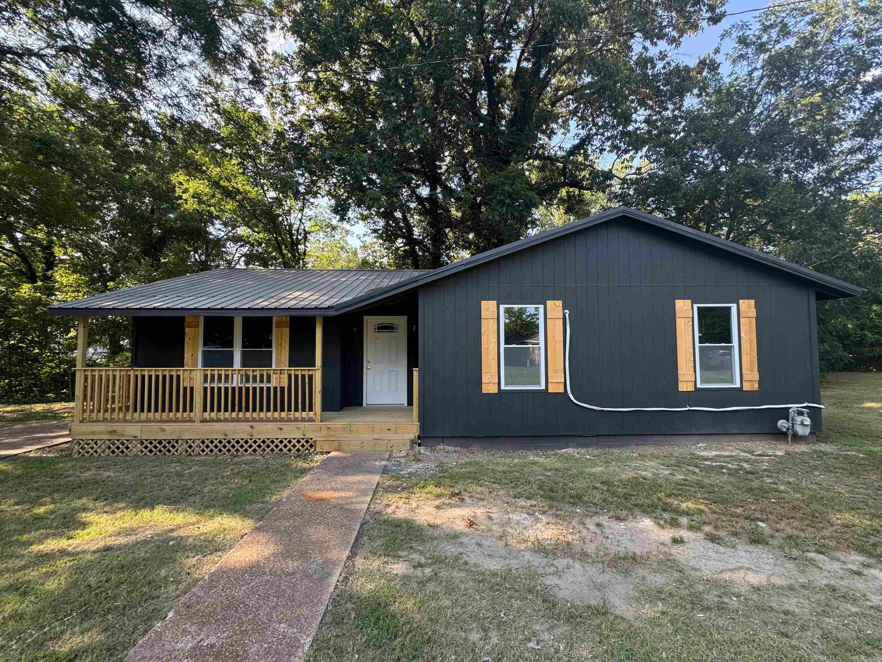 220 W Morris Ave — photo
