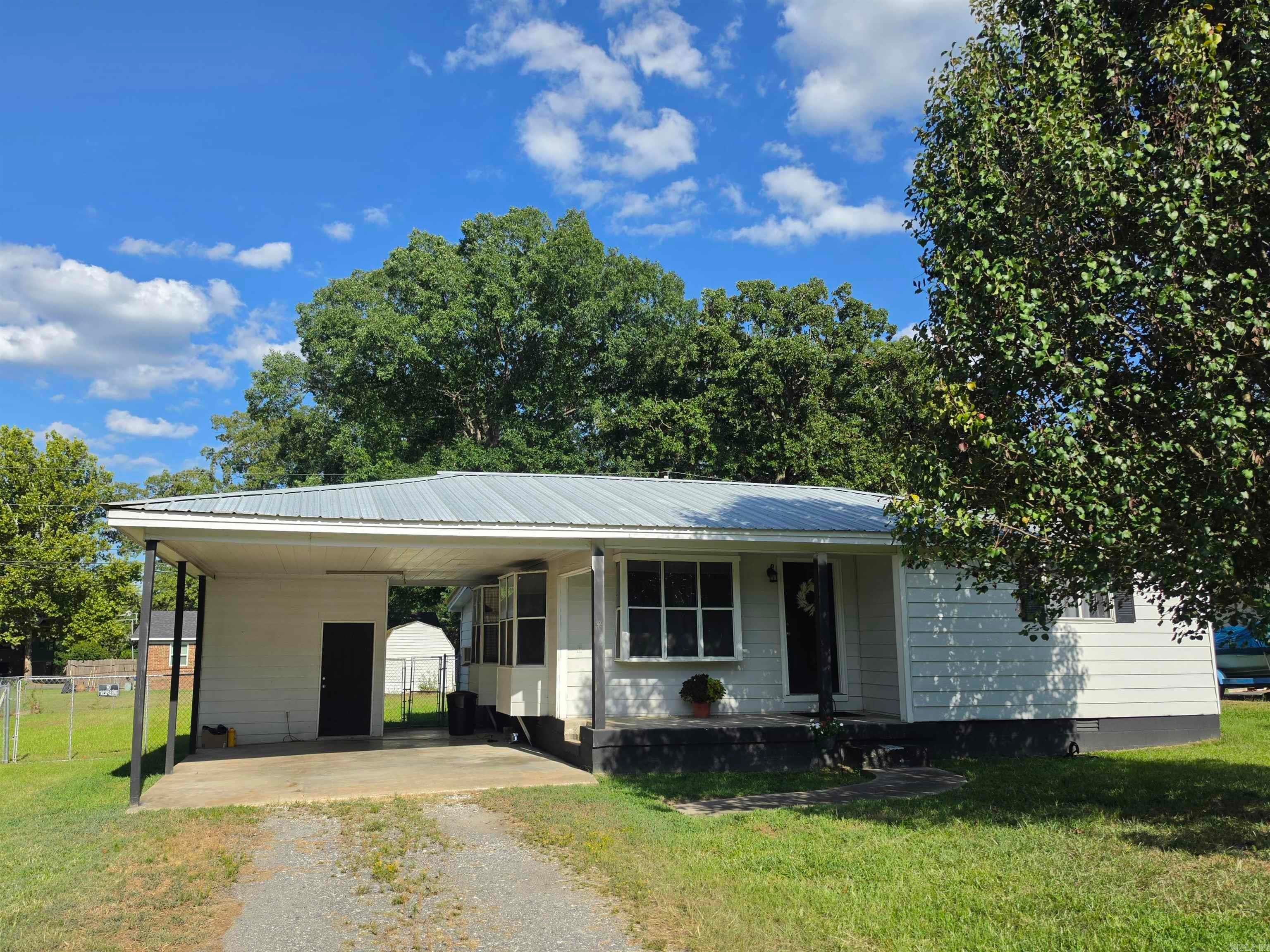 12 Robin Dr — photo