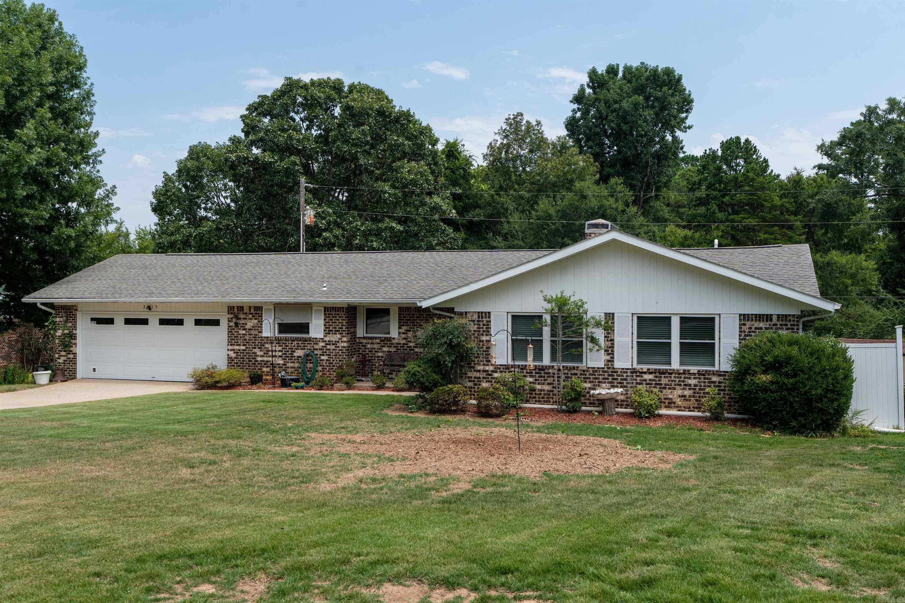 2519 Lakewood Drive — photo