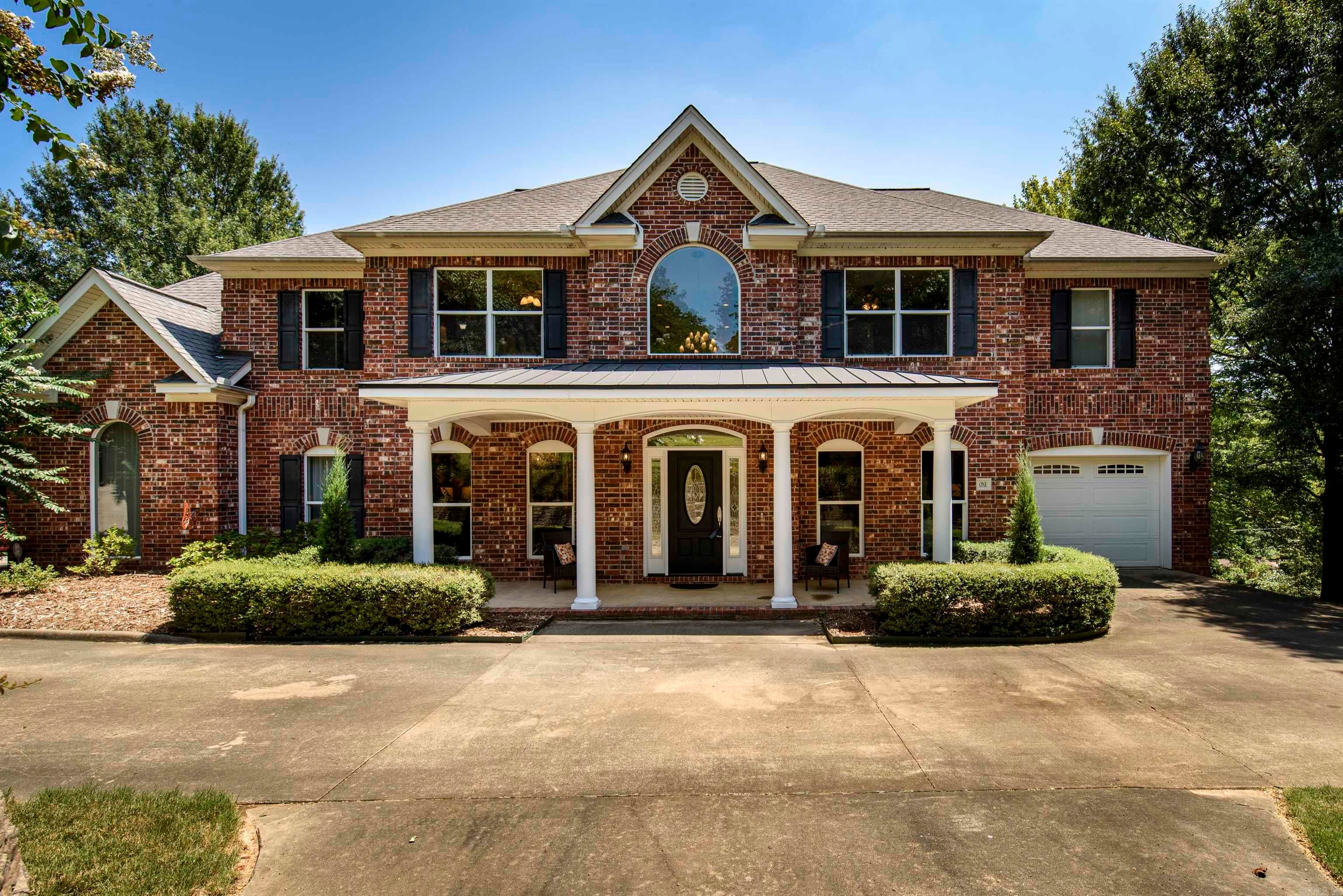 1 Hillsborough Court — photo