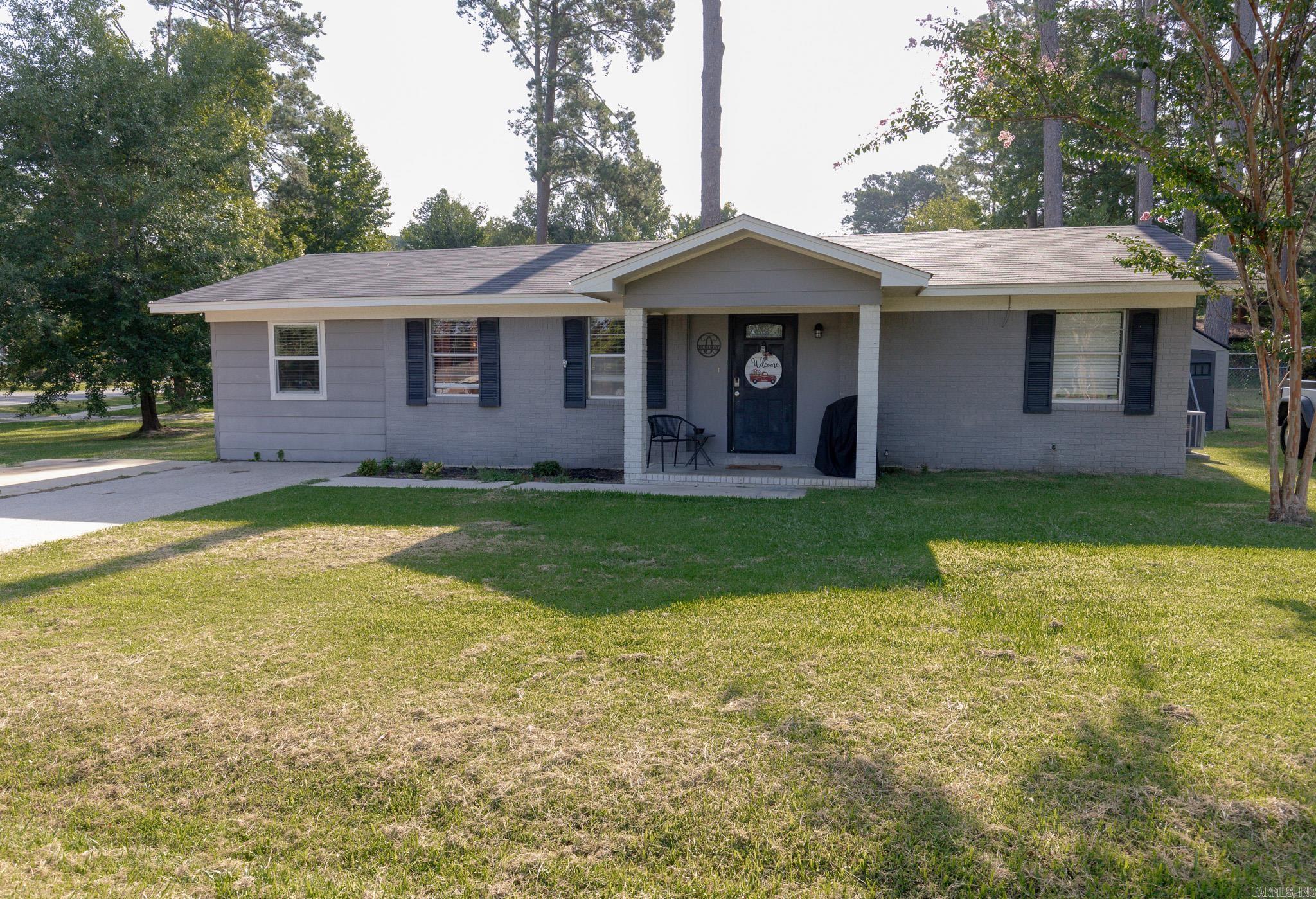 718 Jones Drive — photo
