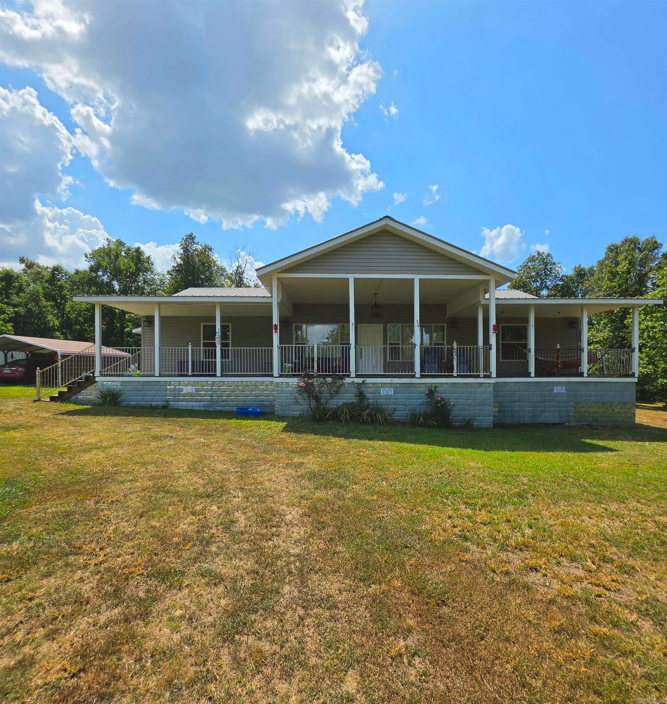100 Fischer Drive — photo