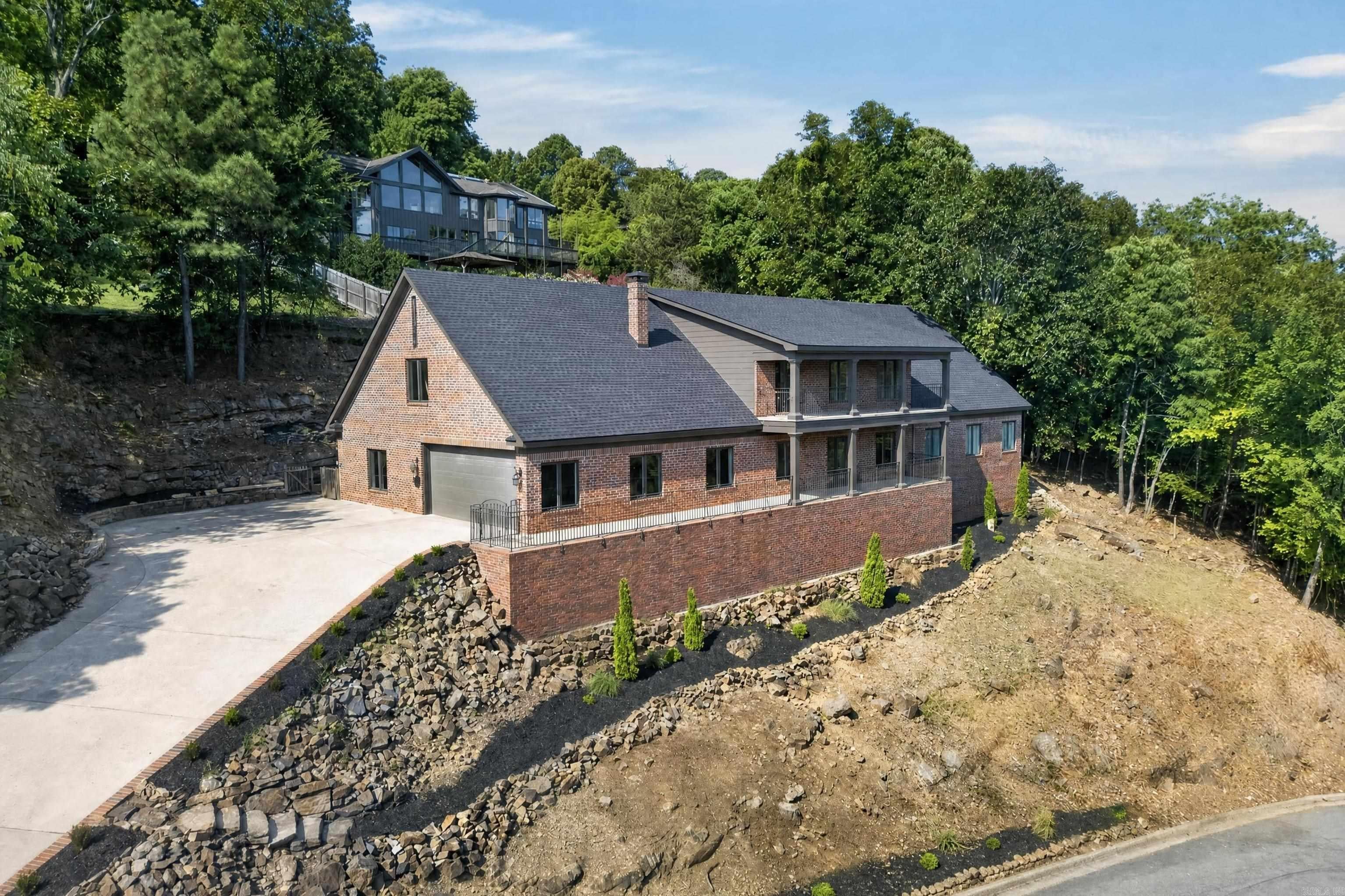 1 Overlook Circle — photo