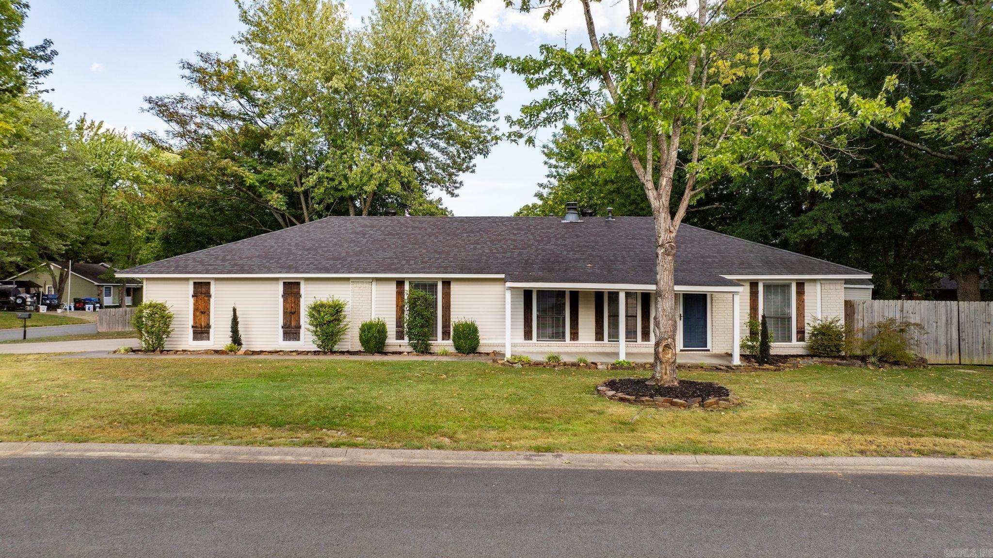 19 Rosanne Drive — photo
