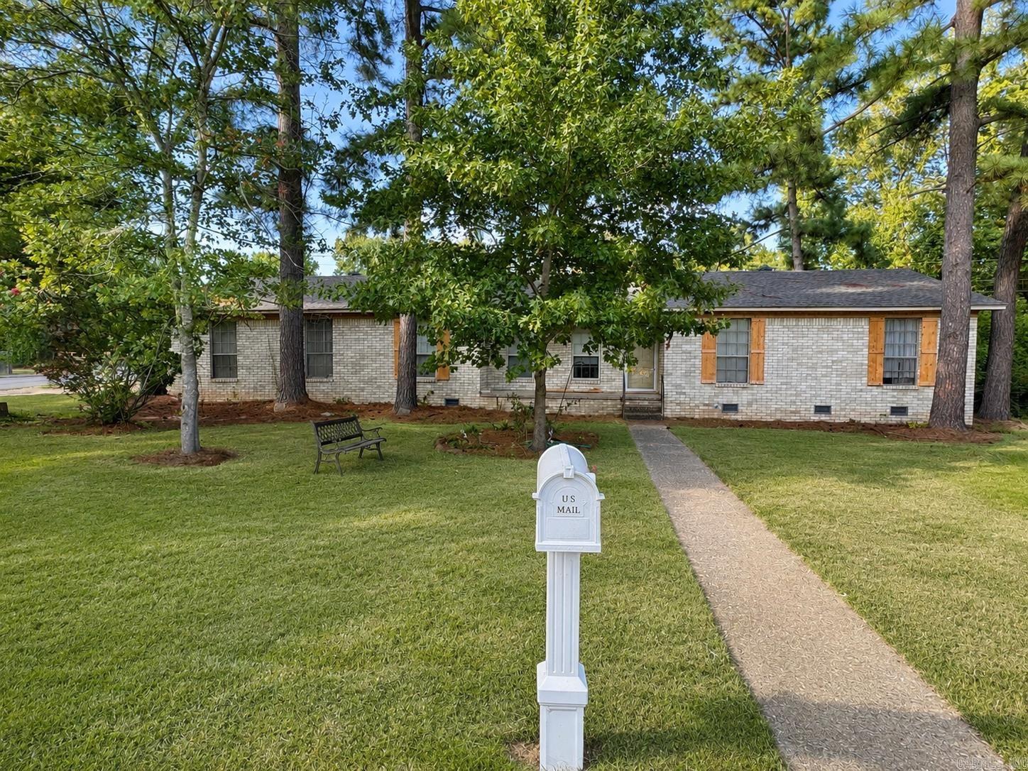122 Berkshire Cir — photo