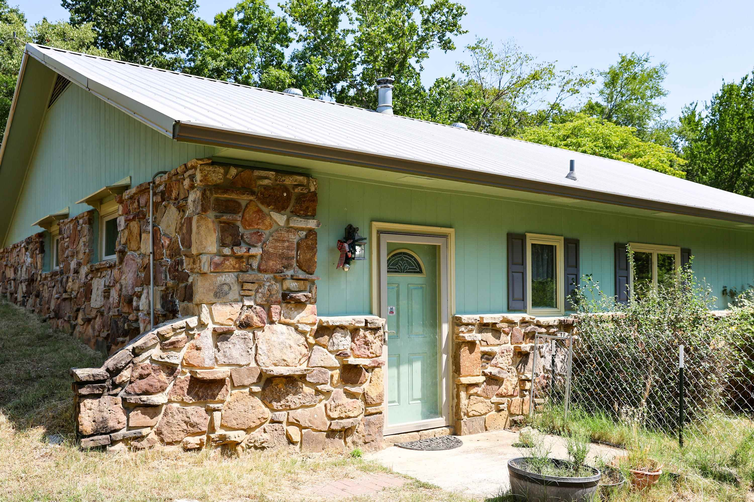 639 E Campground Road — photo
