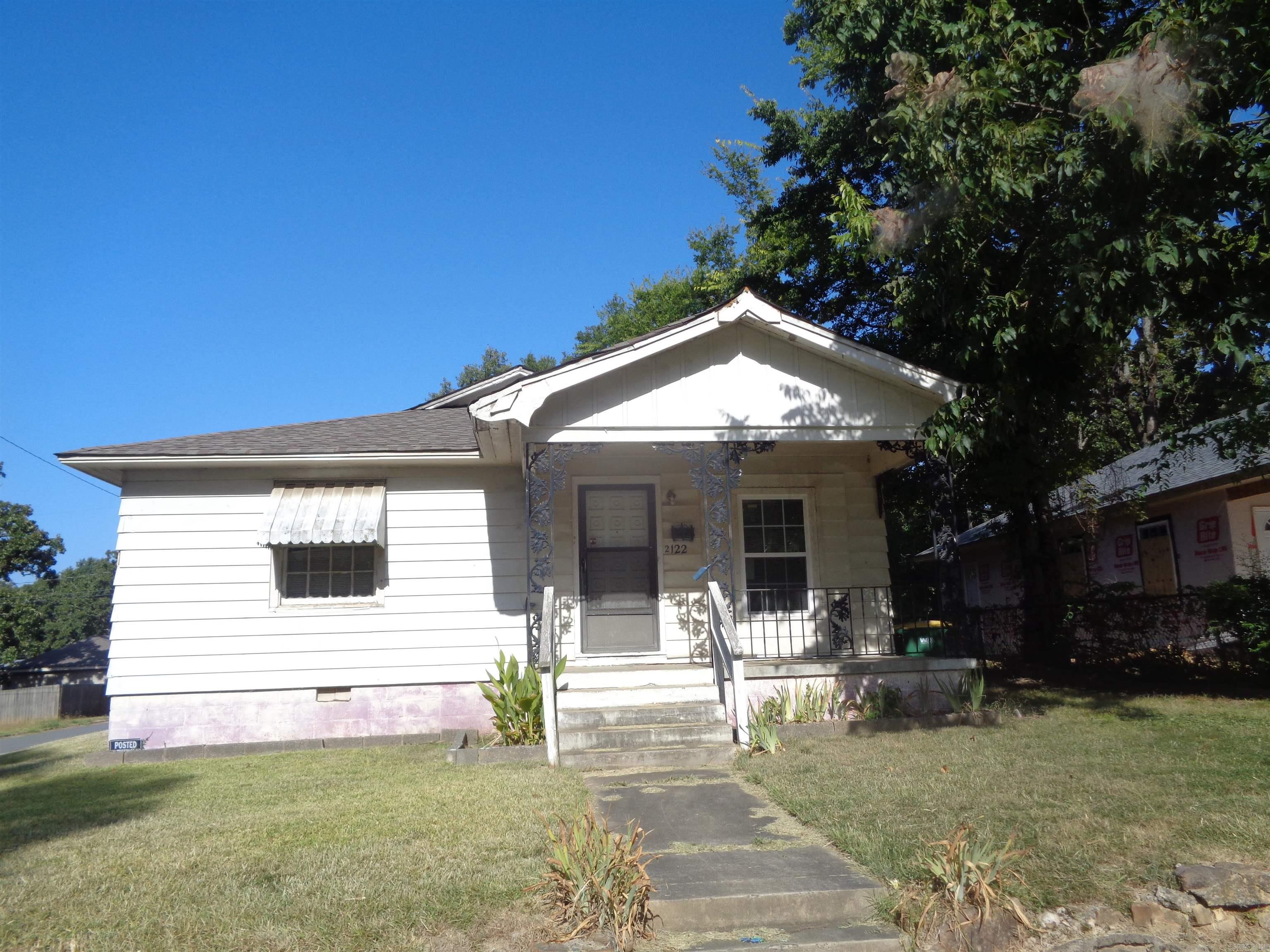 2122 S Maple Street — photo
