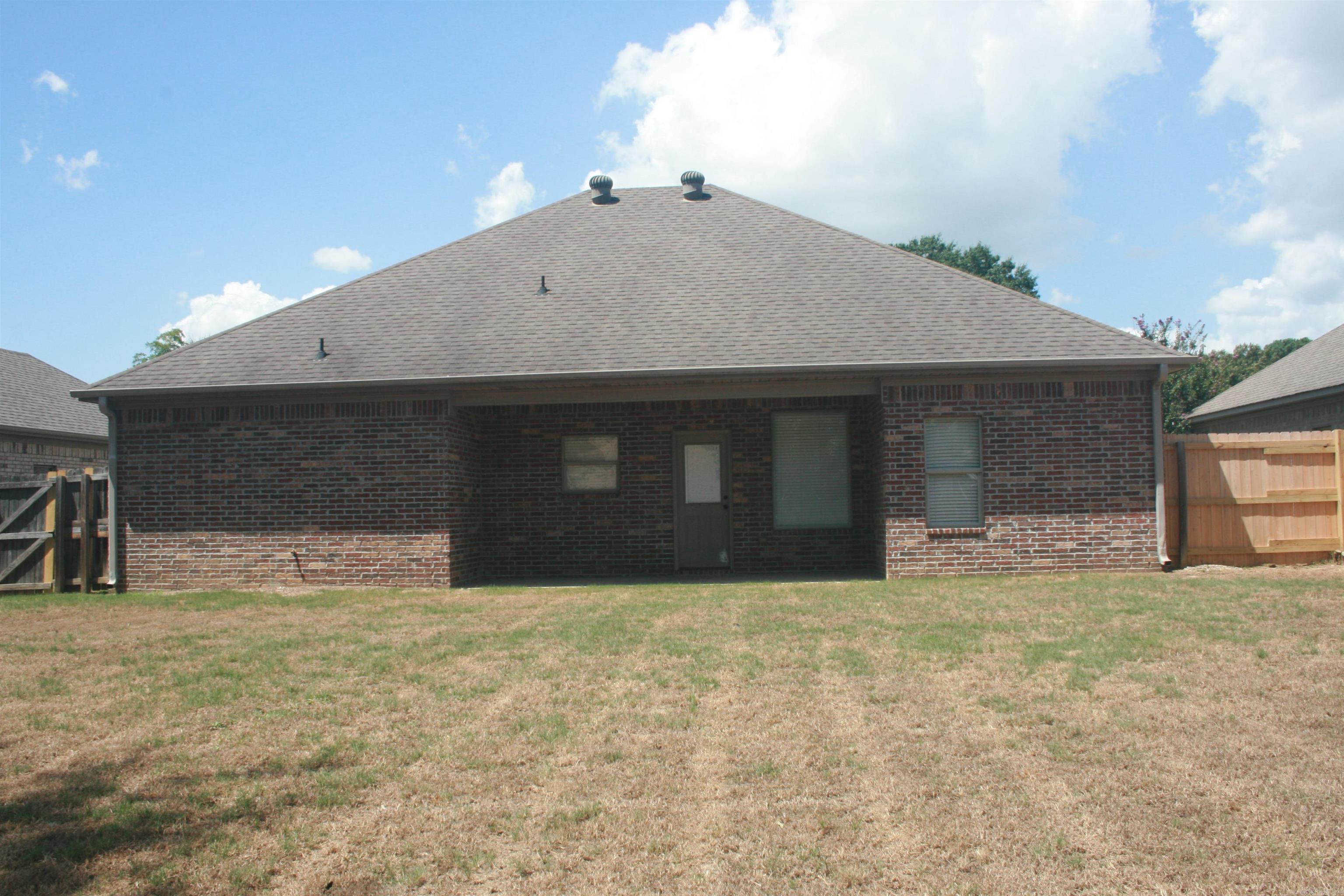 Home in Benton, AR 72015 — photo 2
