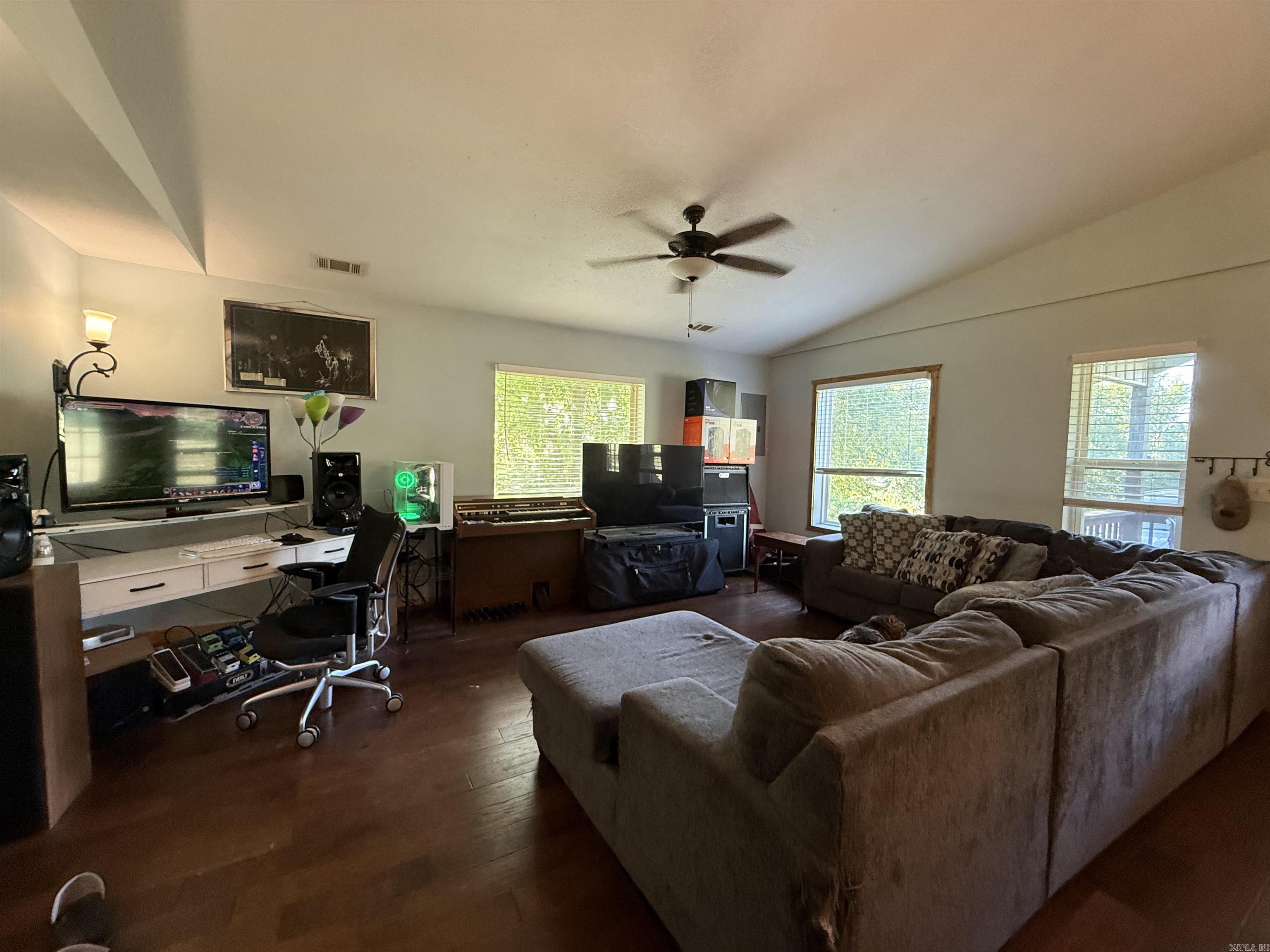 Home in Lead Hill, AR 72644 — photo 3