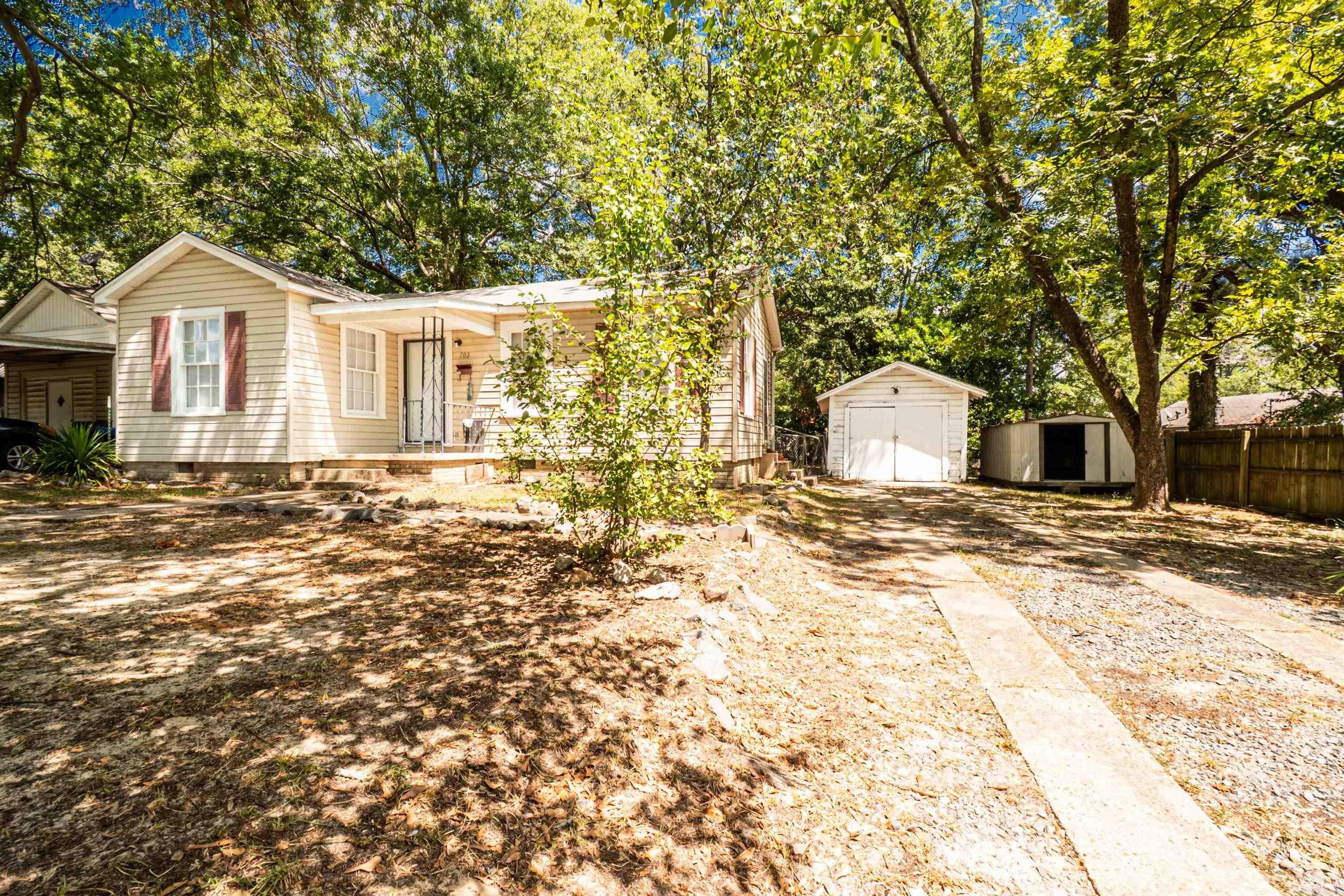 702 S Parkway Dr — photo