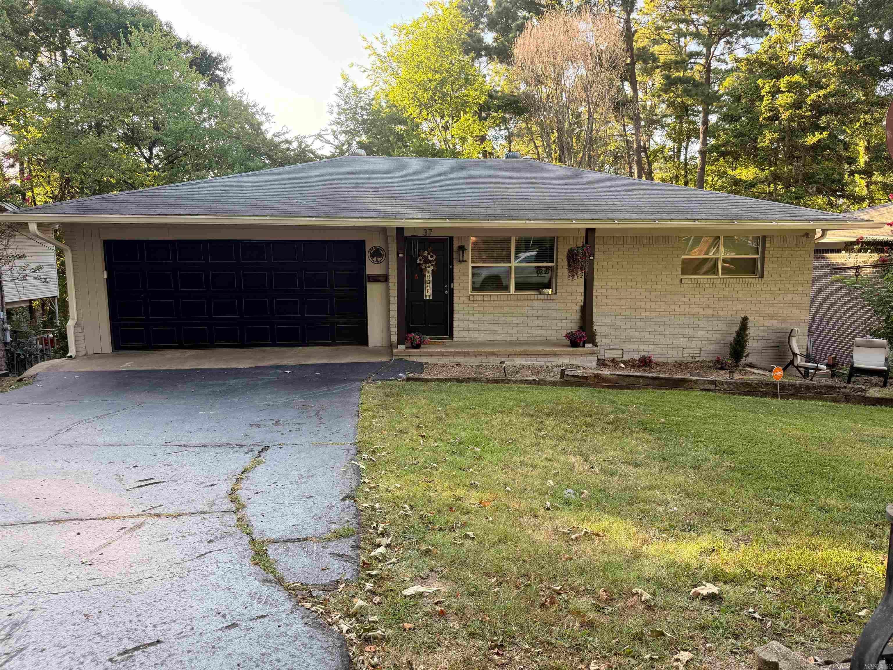 37 Glenmere Drive — photo