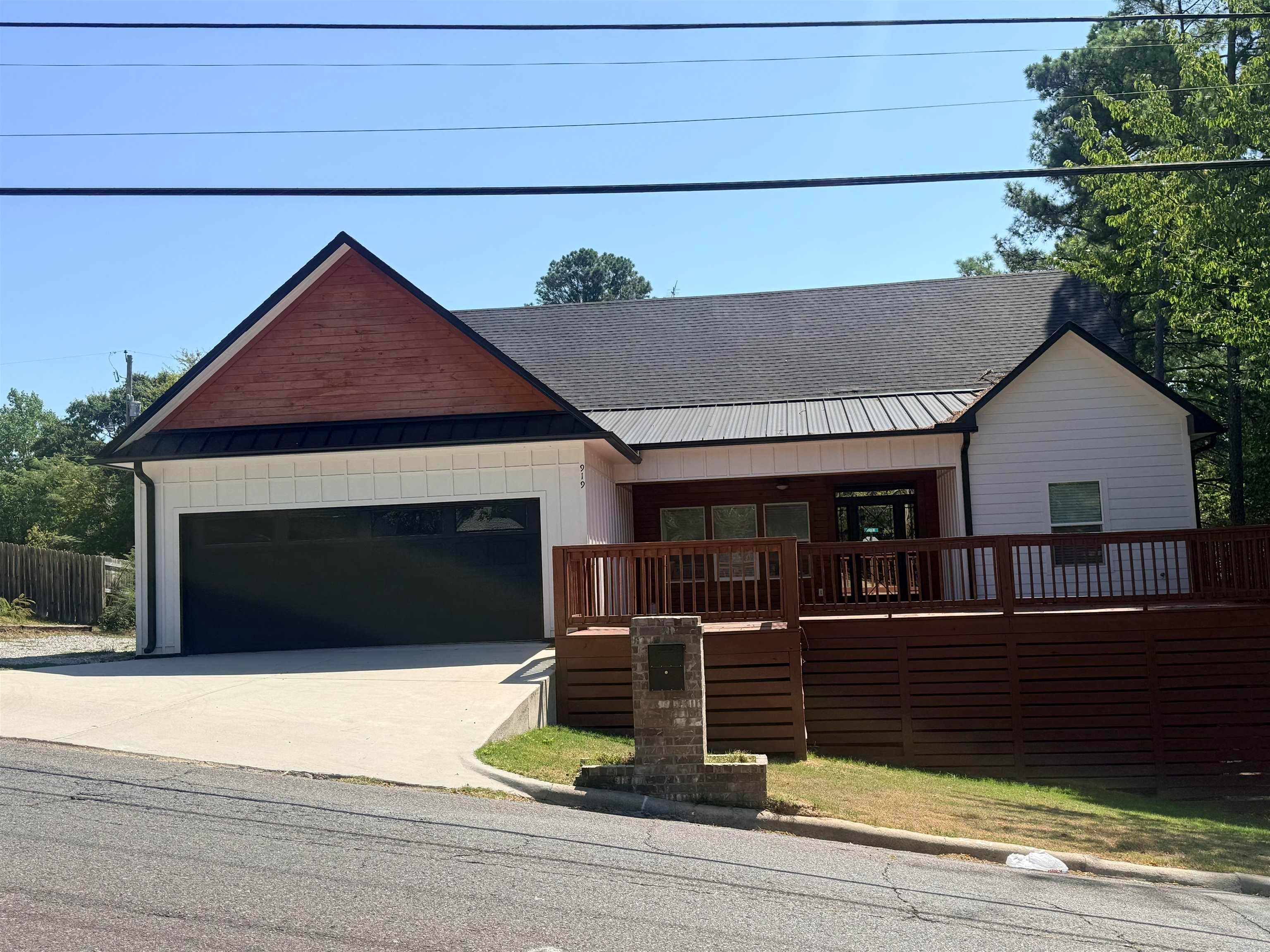 919 Richard Street — photo