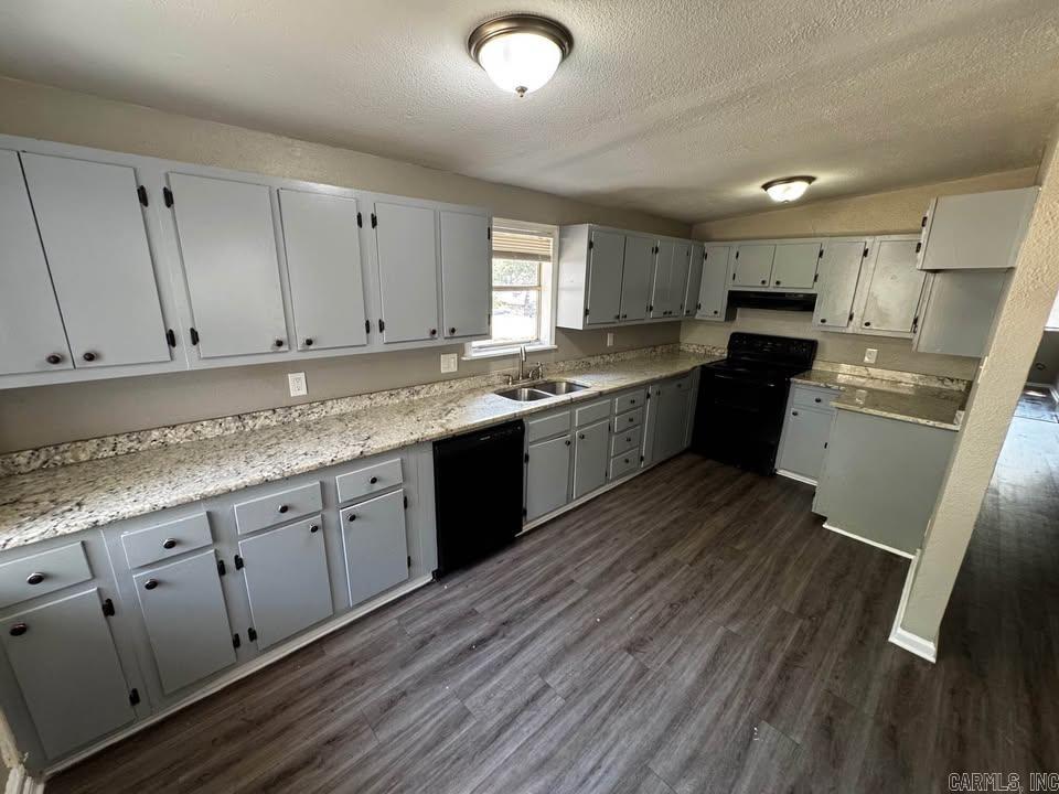 Home in Little Rock, AR 72209 — photo 2