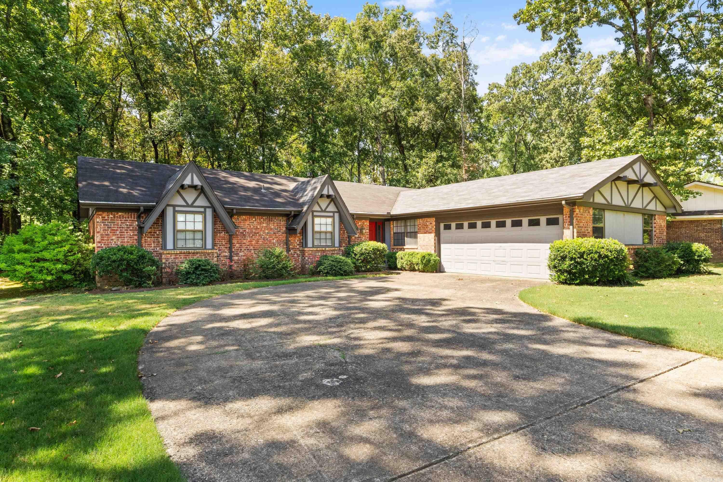 25 White Oak Drive — photo
