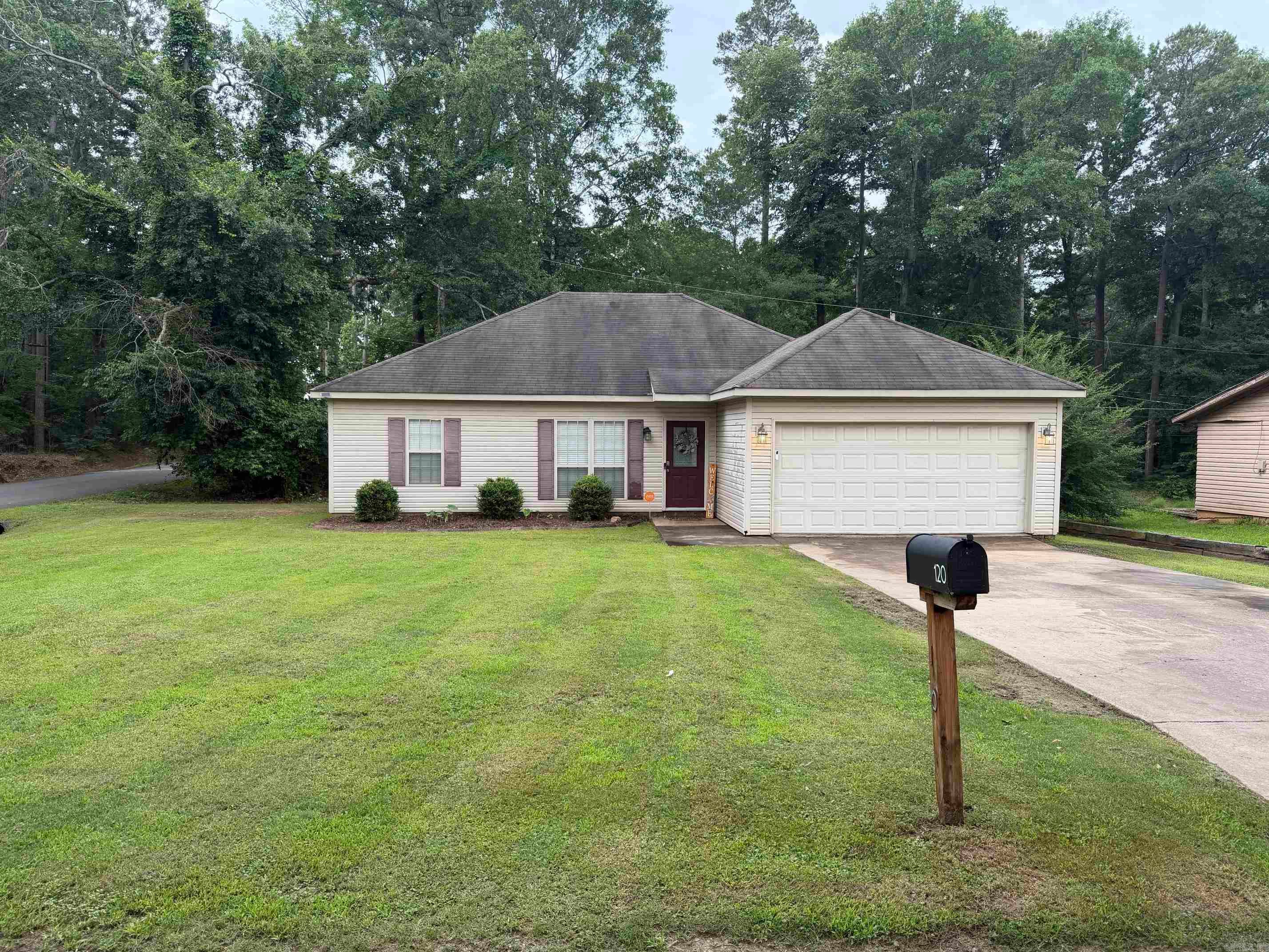 120 Pineview — photo