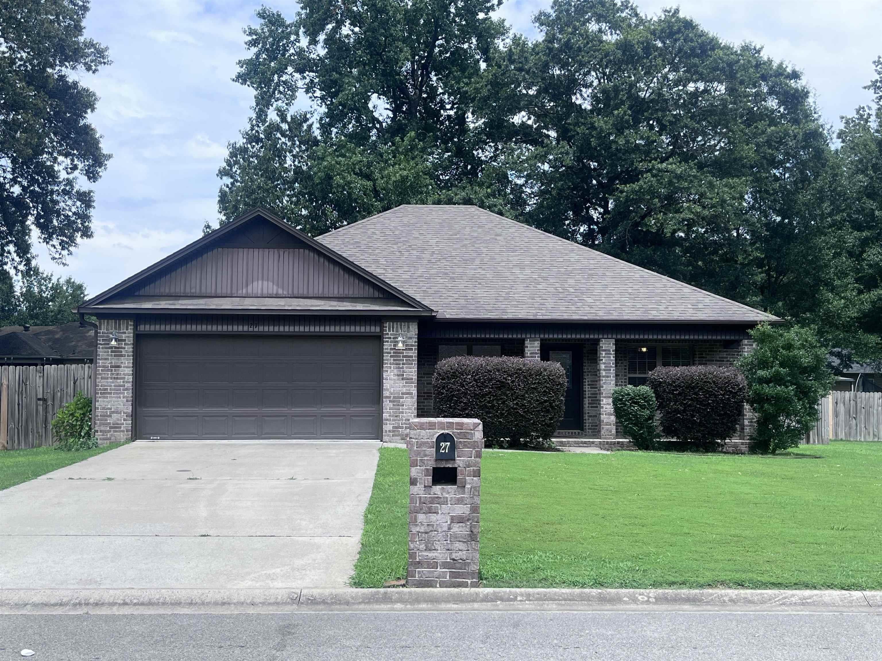 27 Trinity Drive — photo