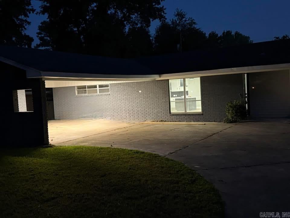 2302 PINE HILL DR — photo 2
