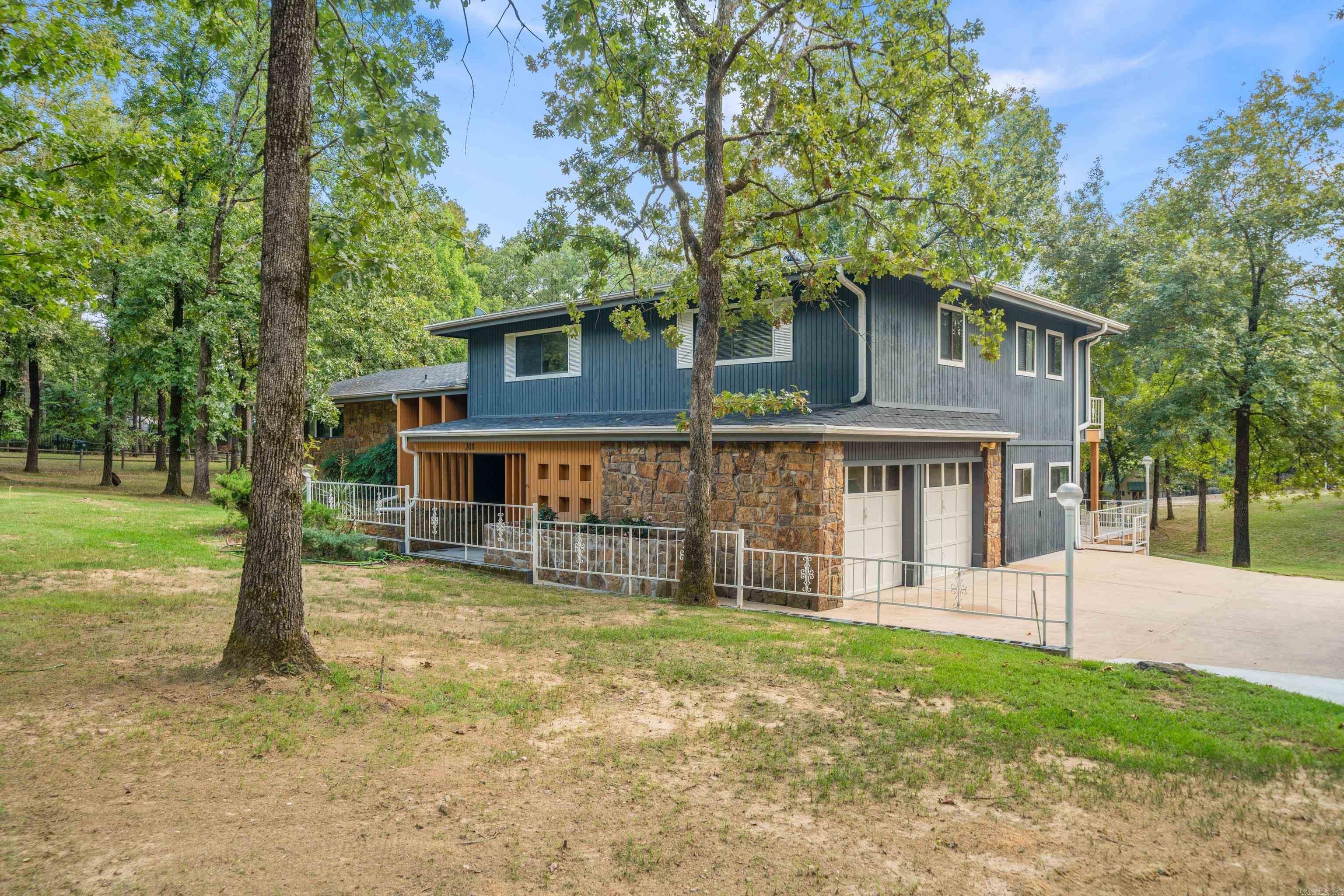 208 Southshore Drive — photo