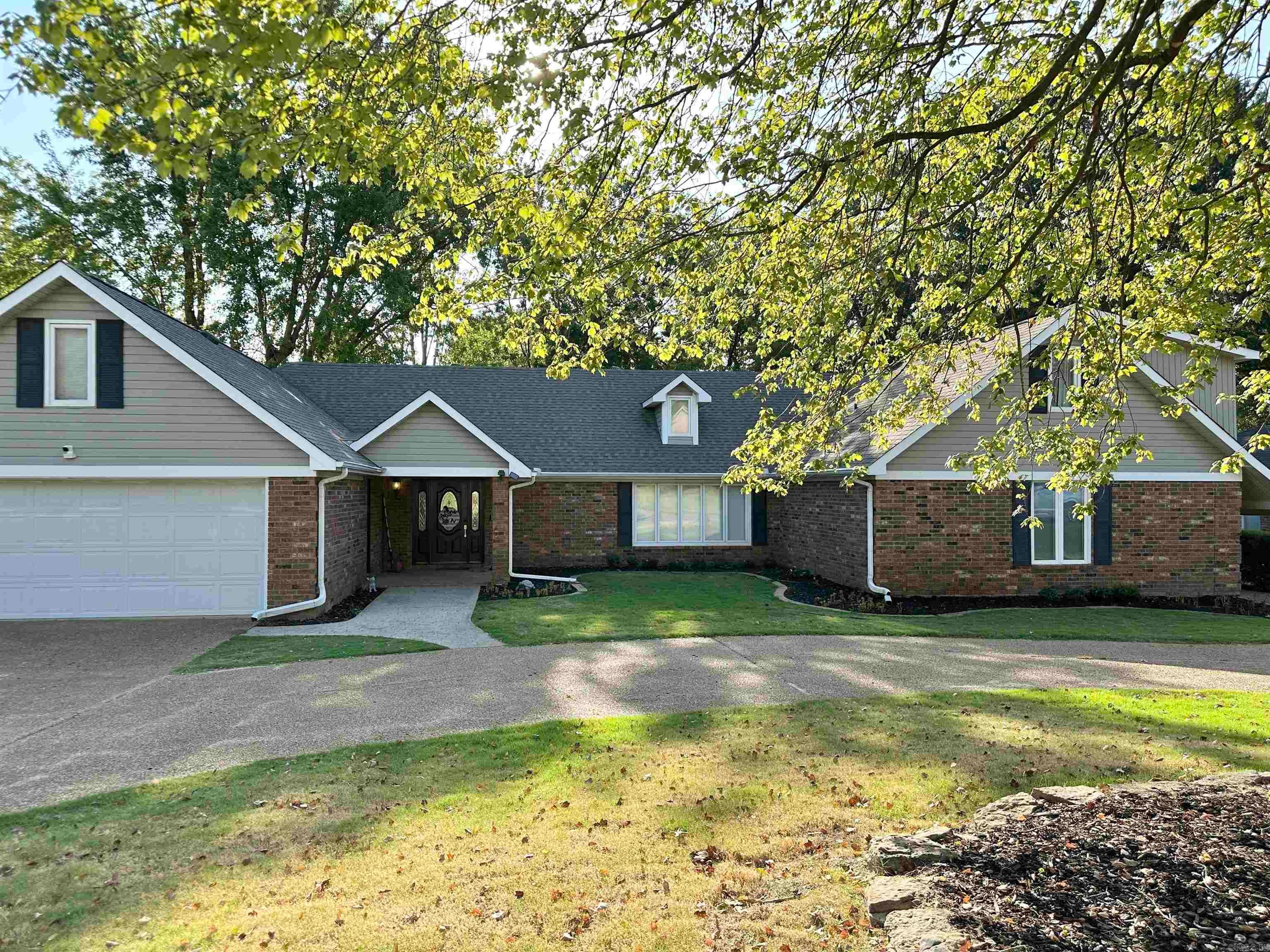 1408 Hillcrest — photo