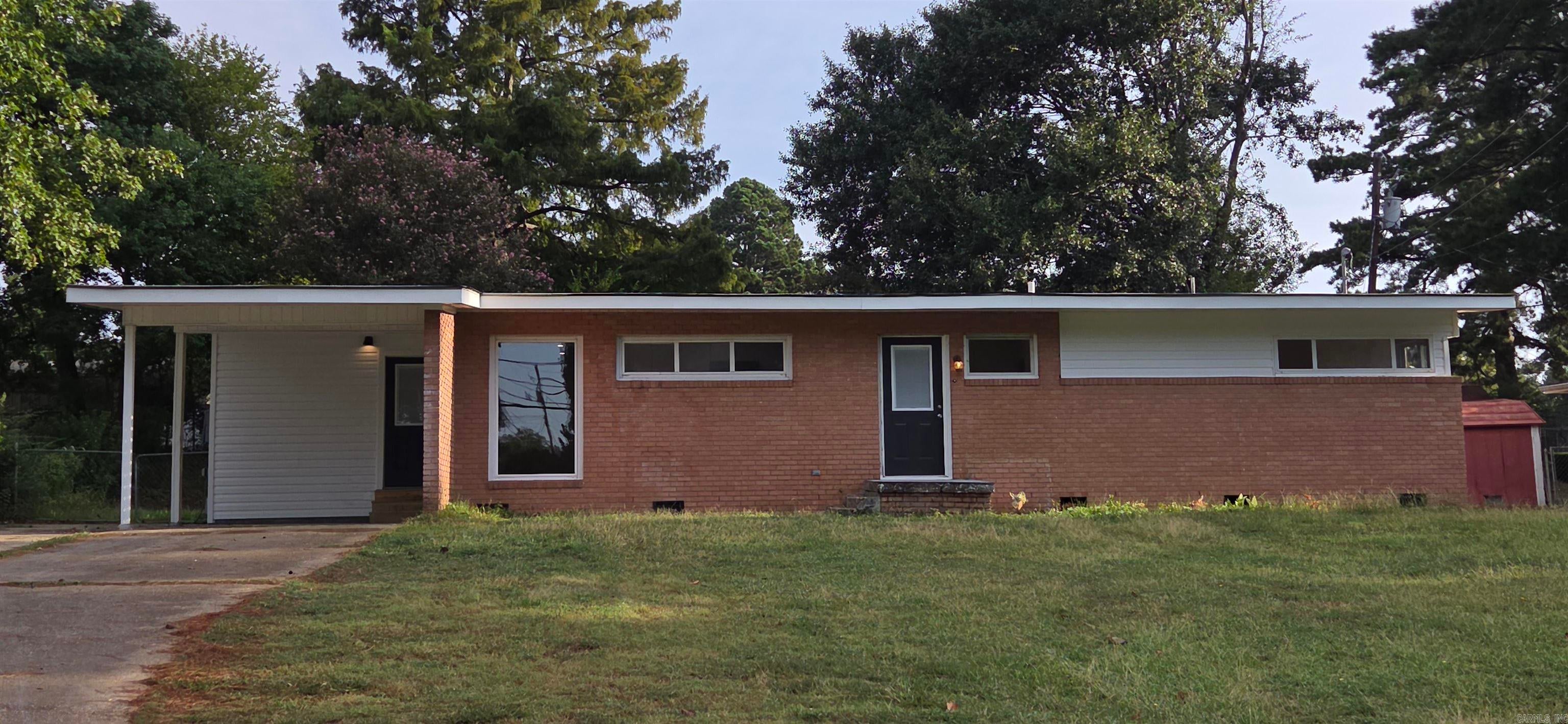 1920 Walnut — photo