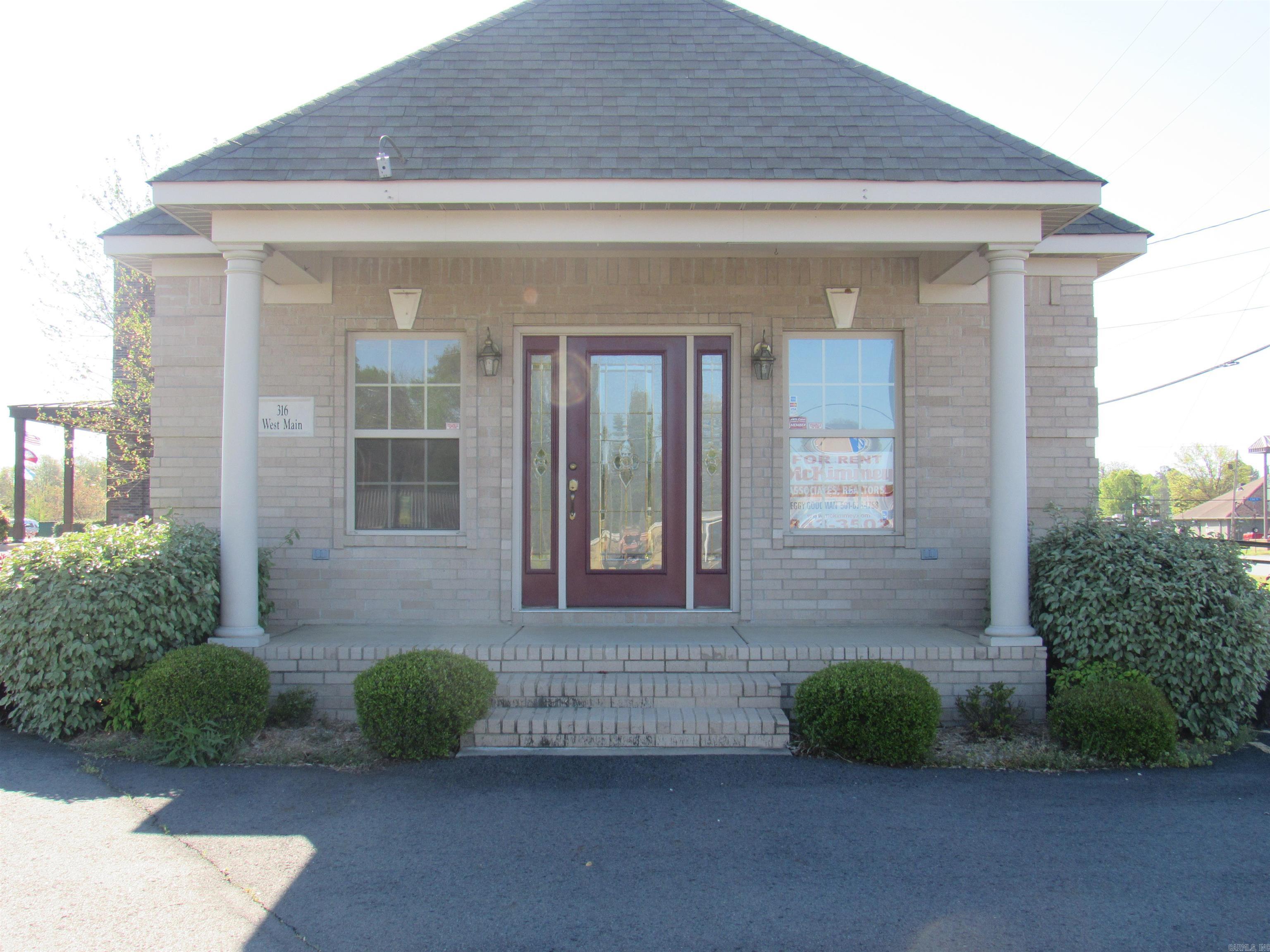 316 W Main St — photo