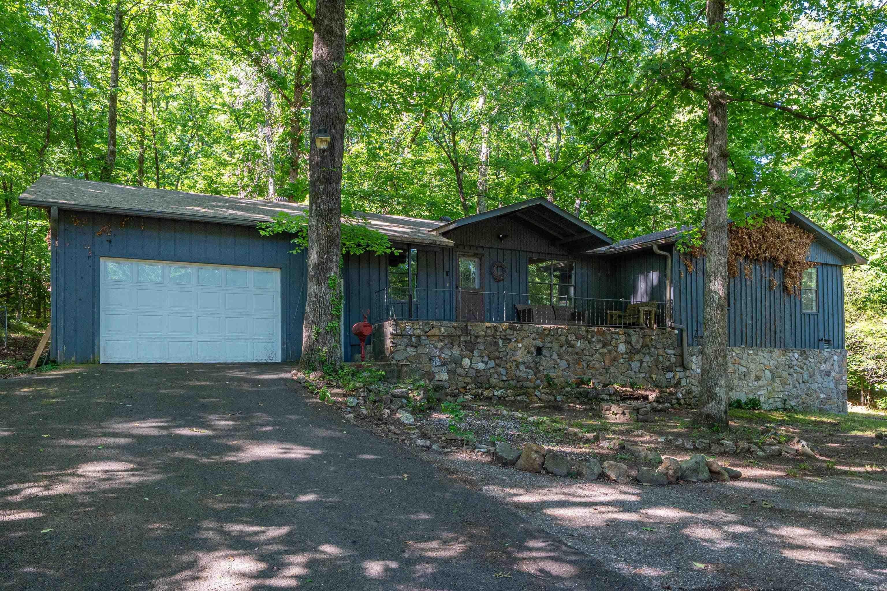 210 Lawrence Lane — photo