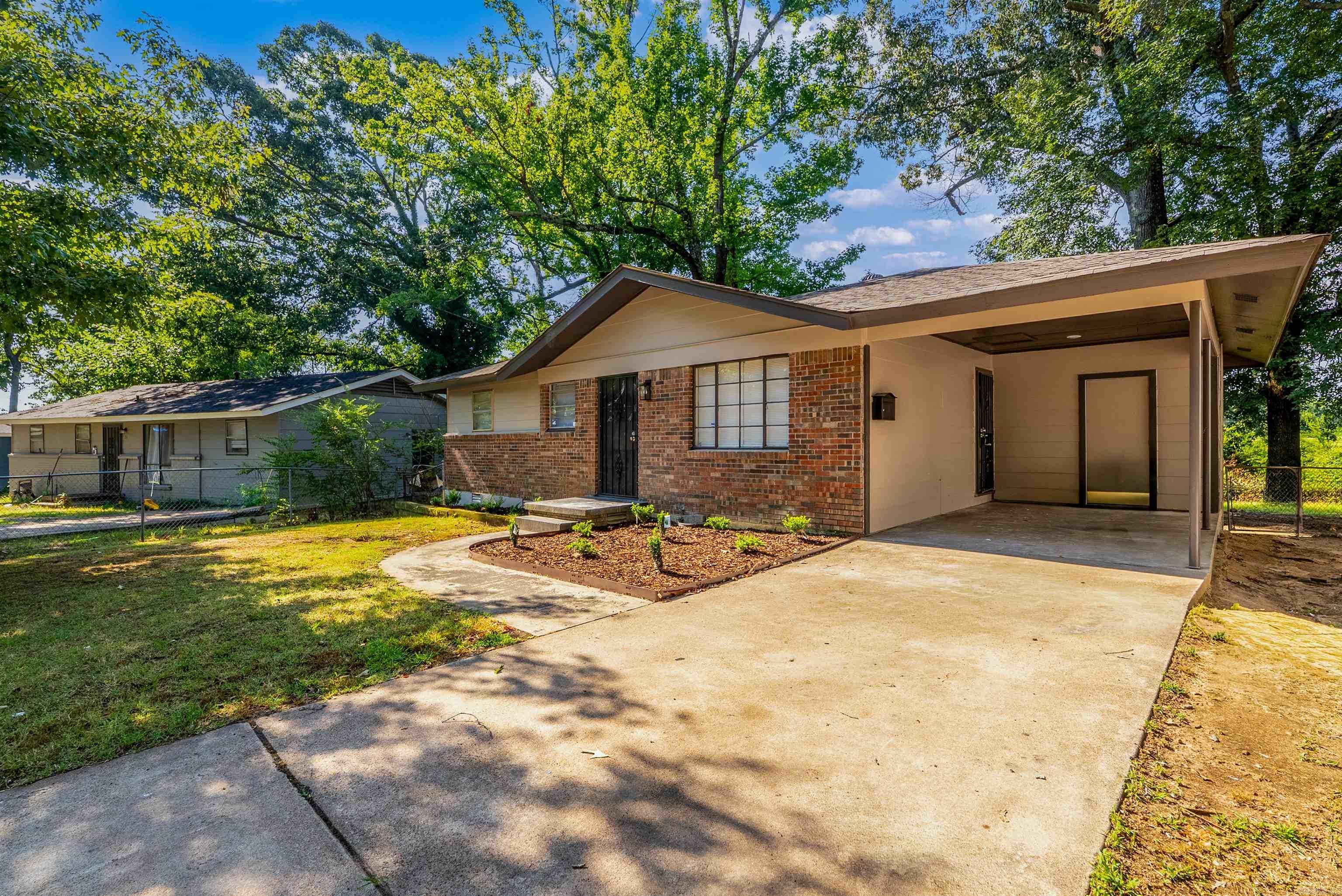 35 Clifton Drive — photo