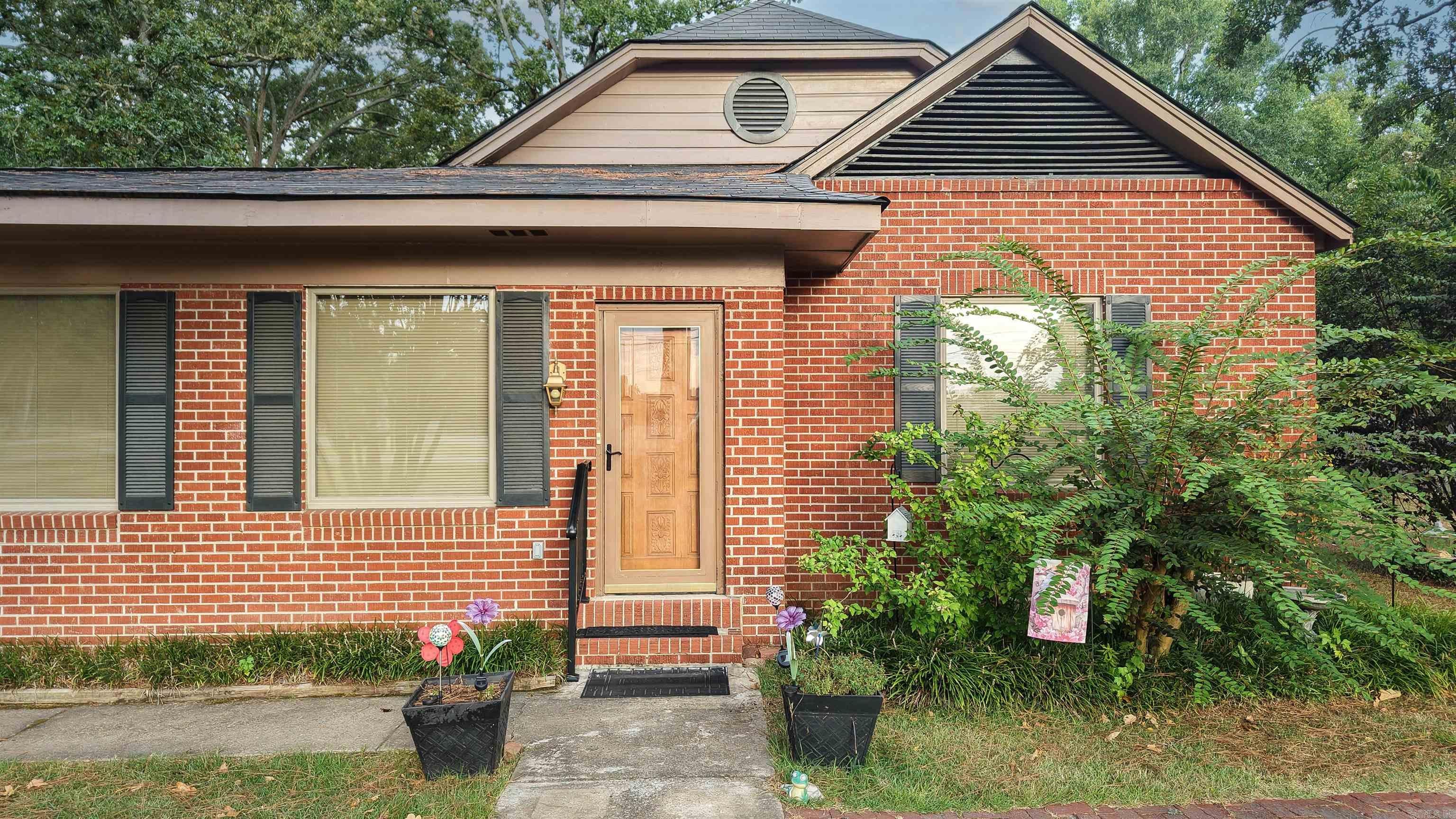 3604 Oakwood — photo