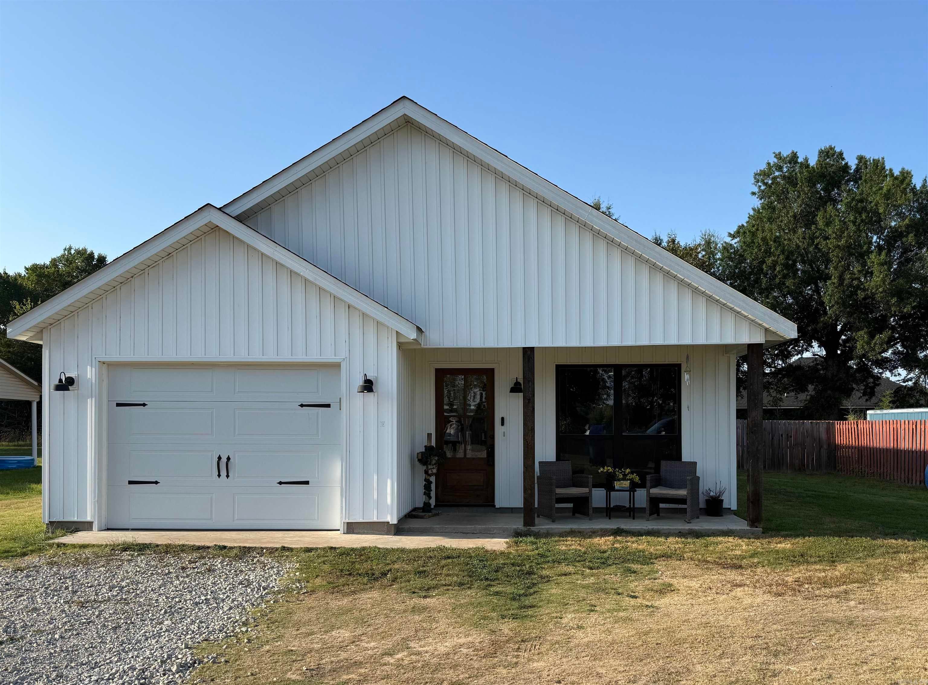 346 Lois Lane — photo