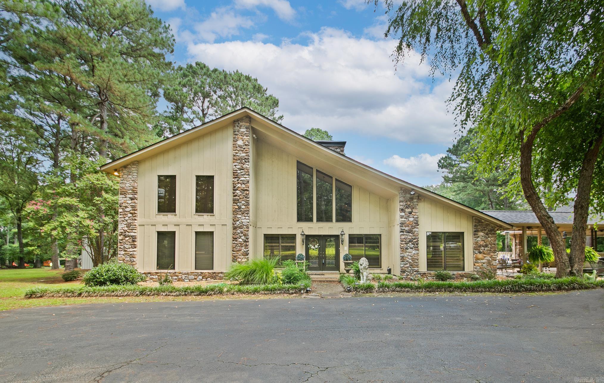 572 Cherrywood Drive — photo