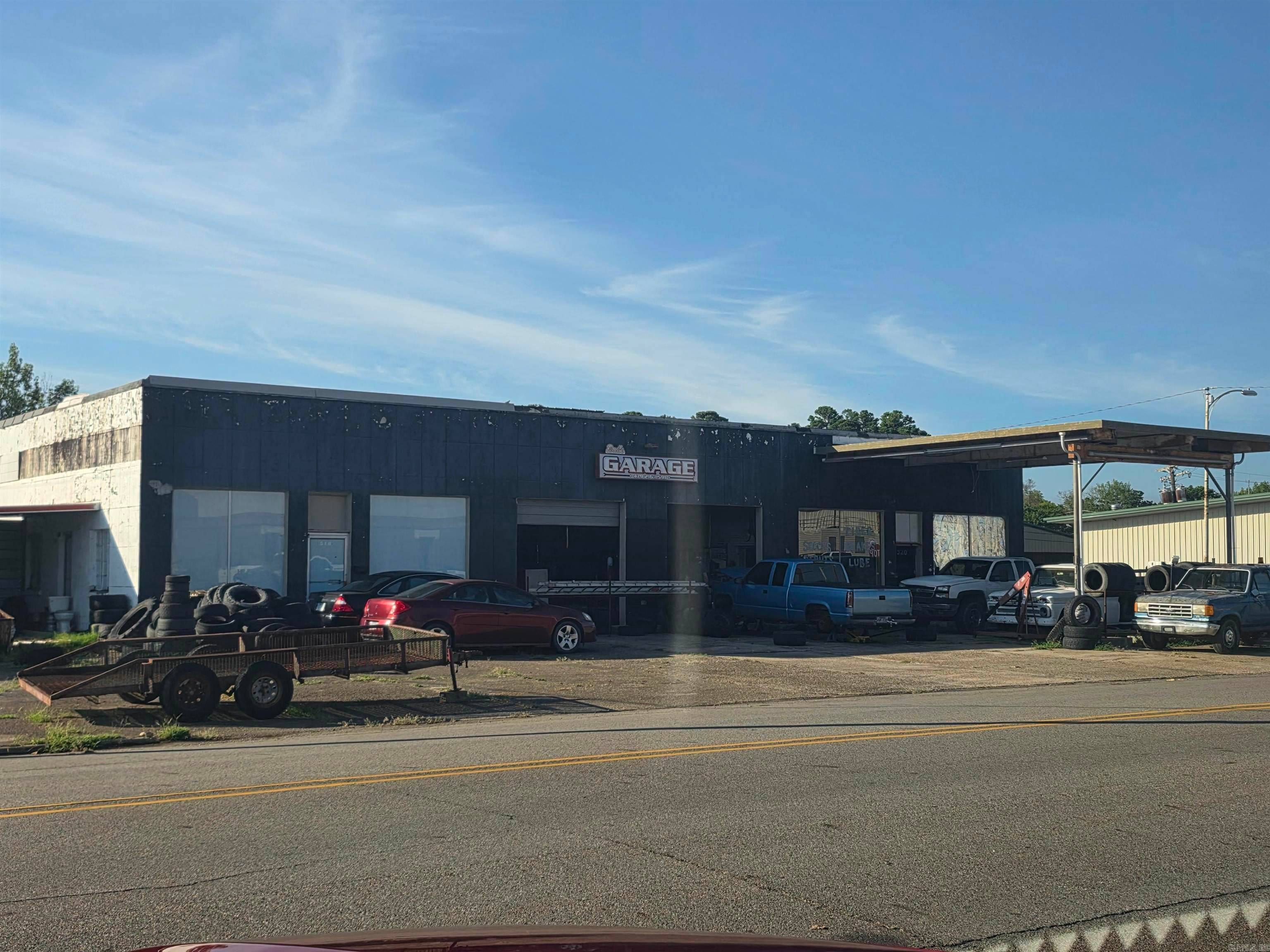 520 Janssen Street — photo