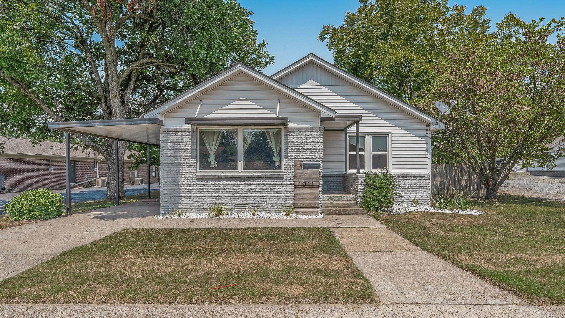 1011 W Court Street — photo