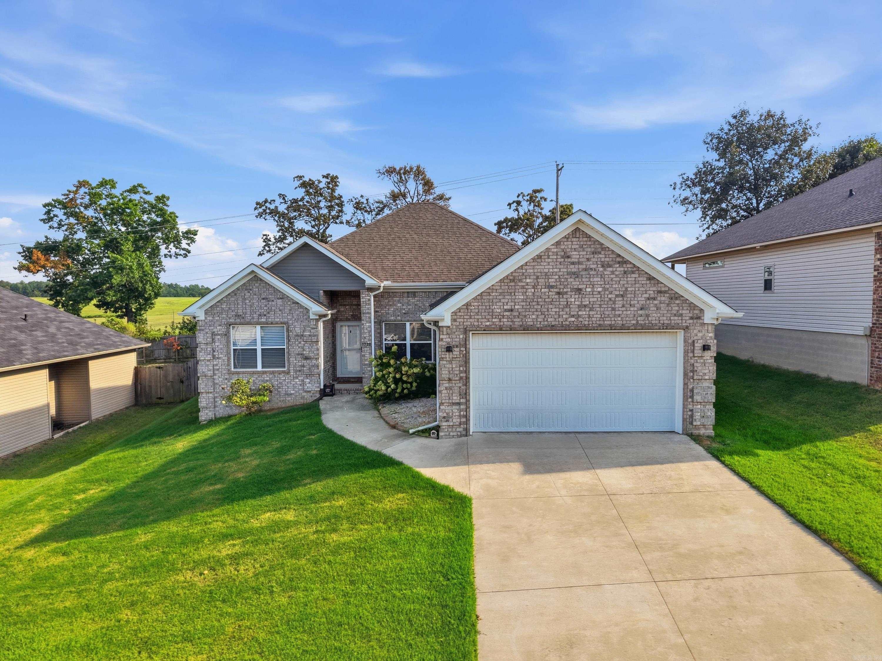 1720 Whitehaven Drive — photo