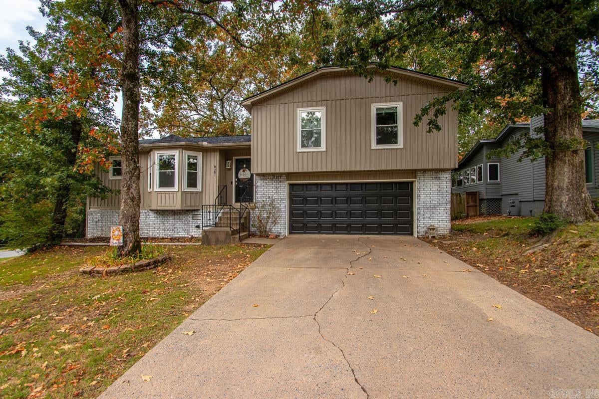 8201 Oak Ridge Road — photo