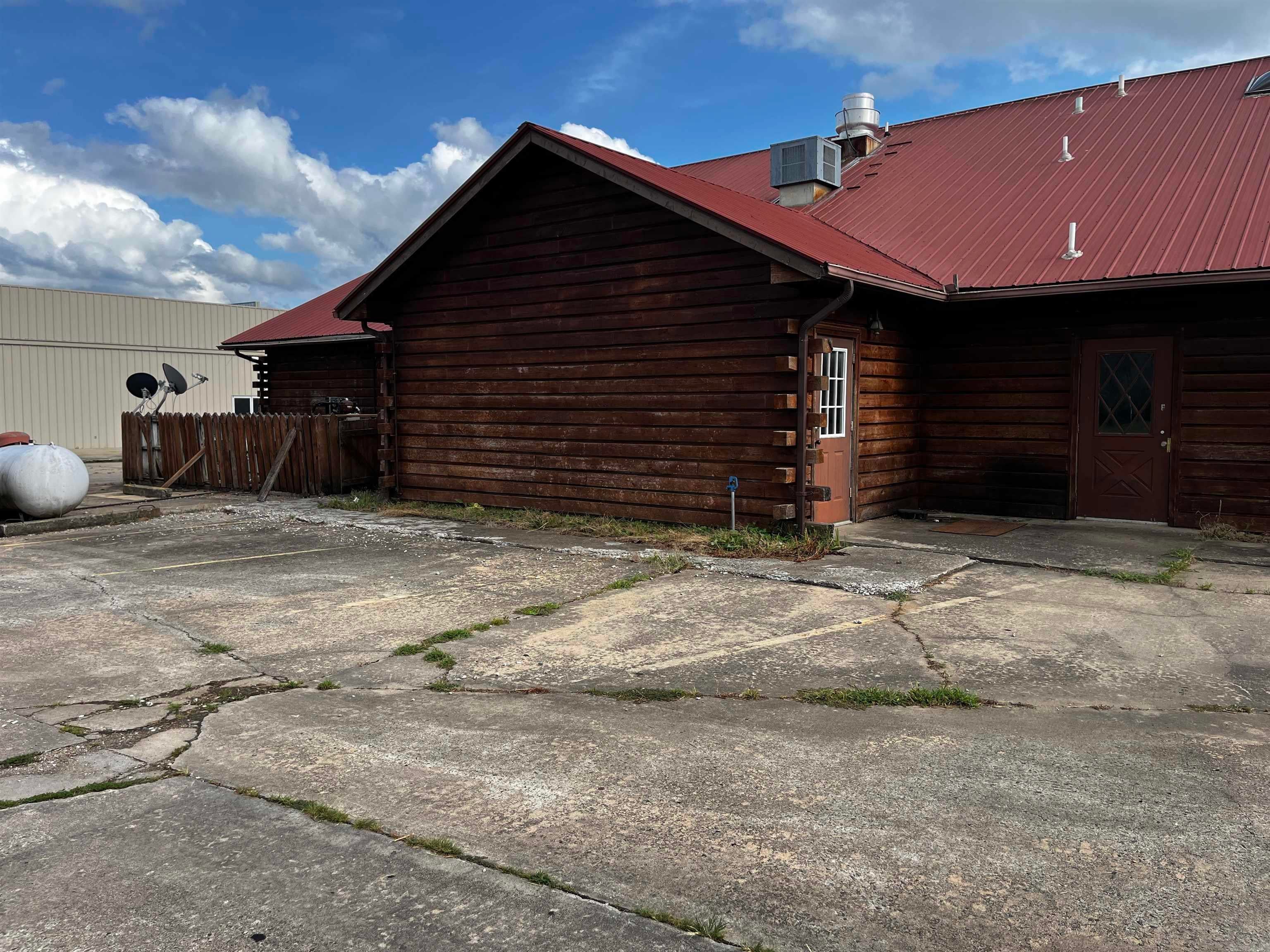 Home in Marshall, AR 72650 — photo 3