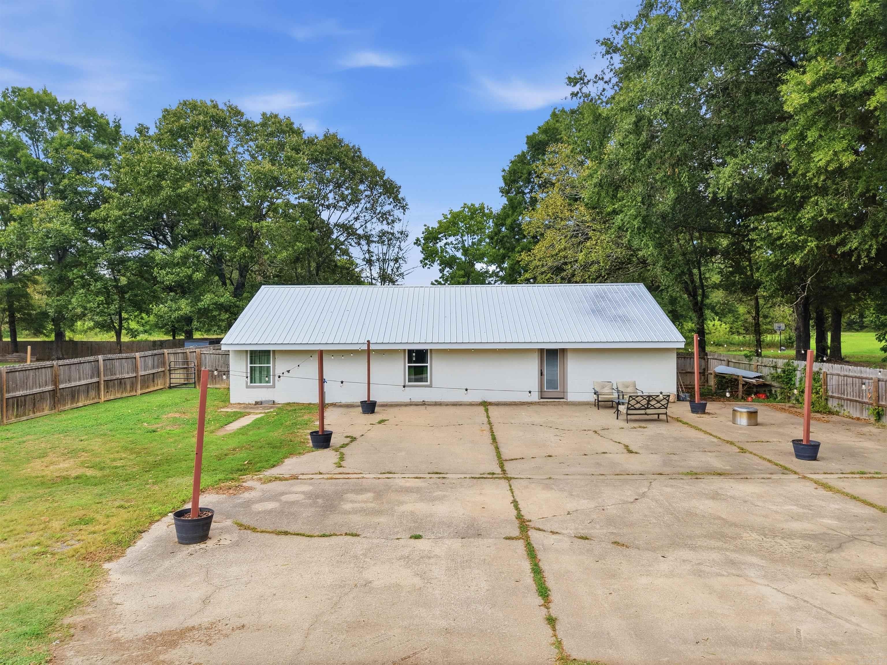 39 N Coran Dr — photo