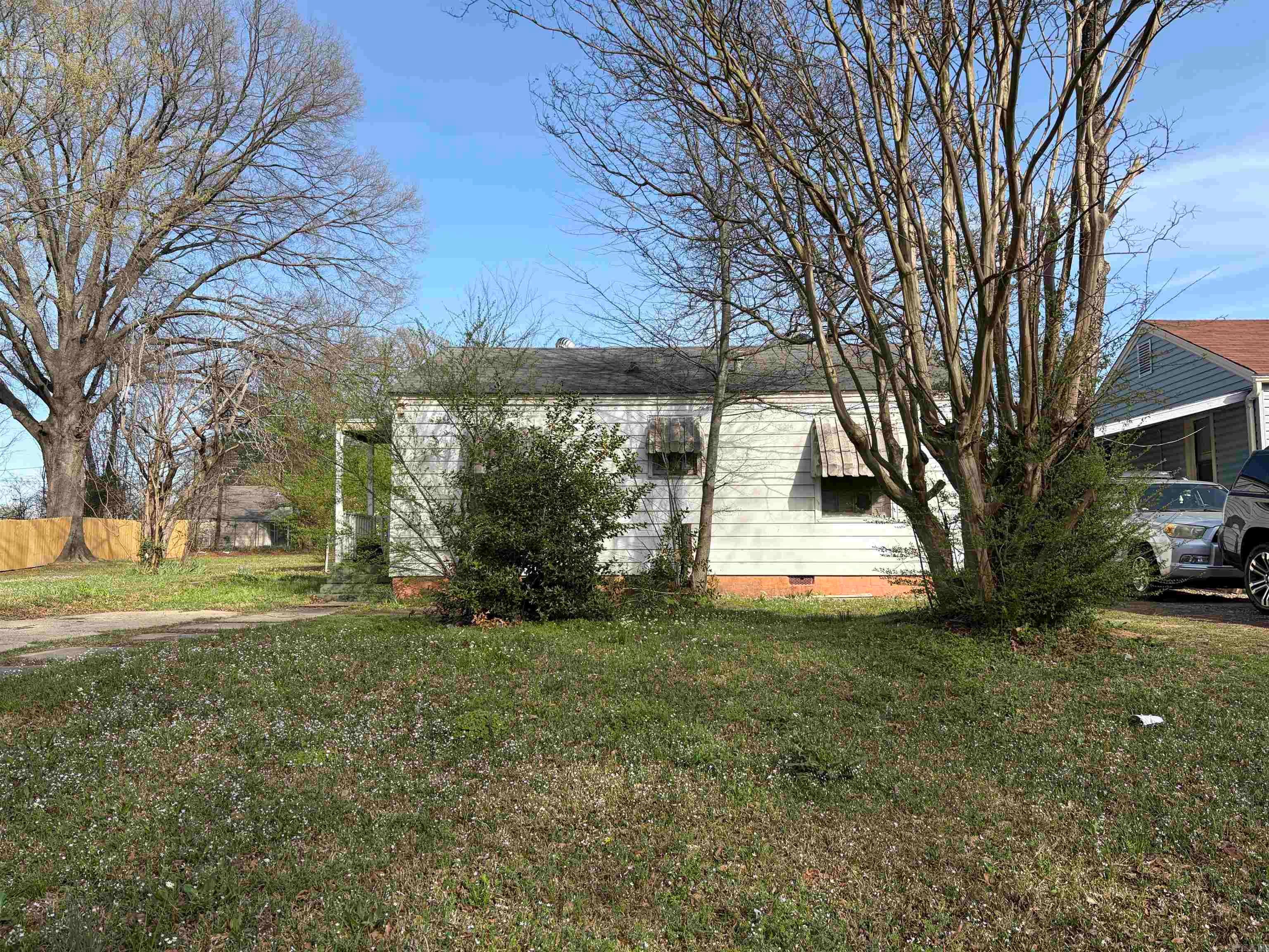 2511 Maple Street — photo