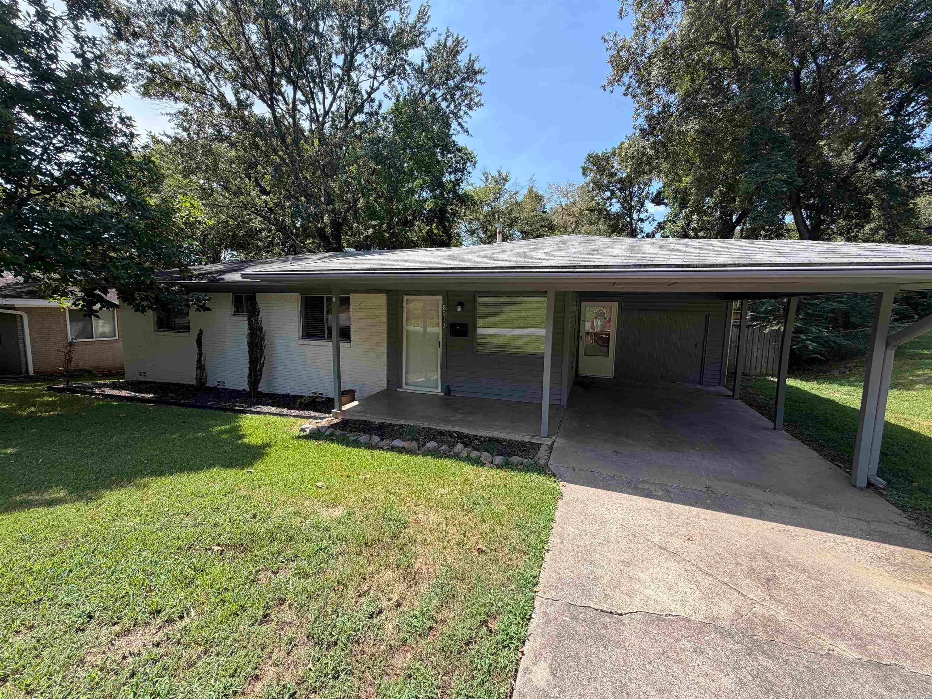 8013 Oakridge Drive — photo