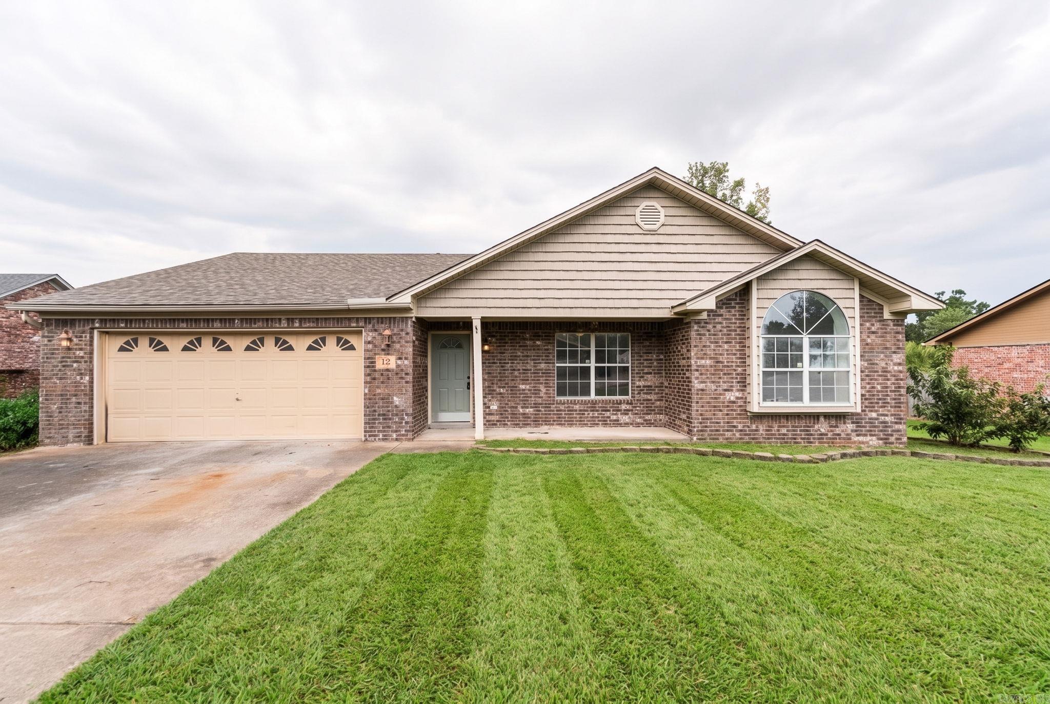 12 Red Oak Drive — photo
