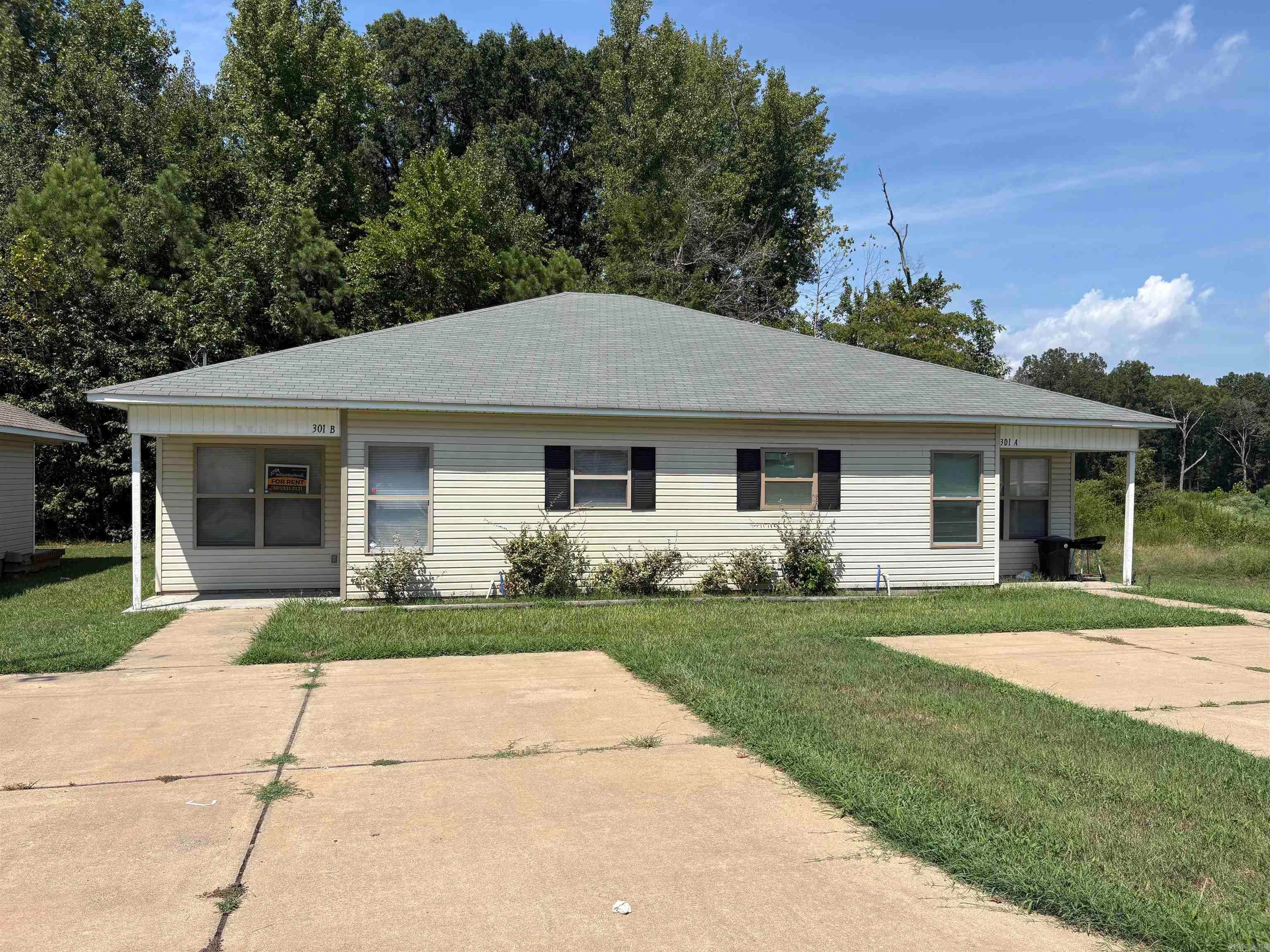 301 Clint Road B — photo