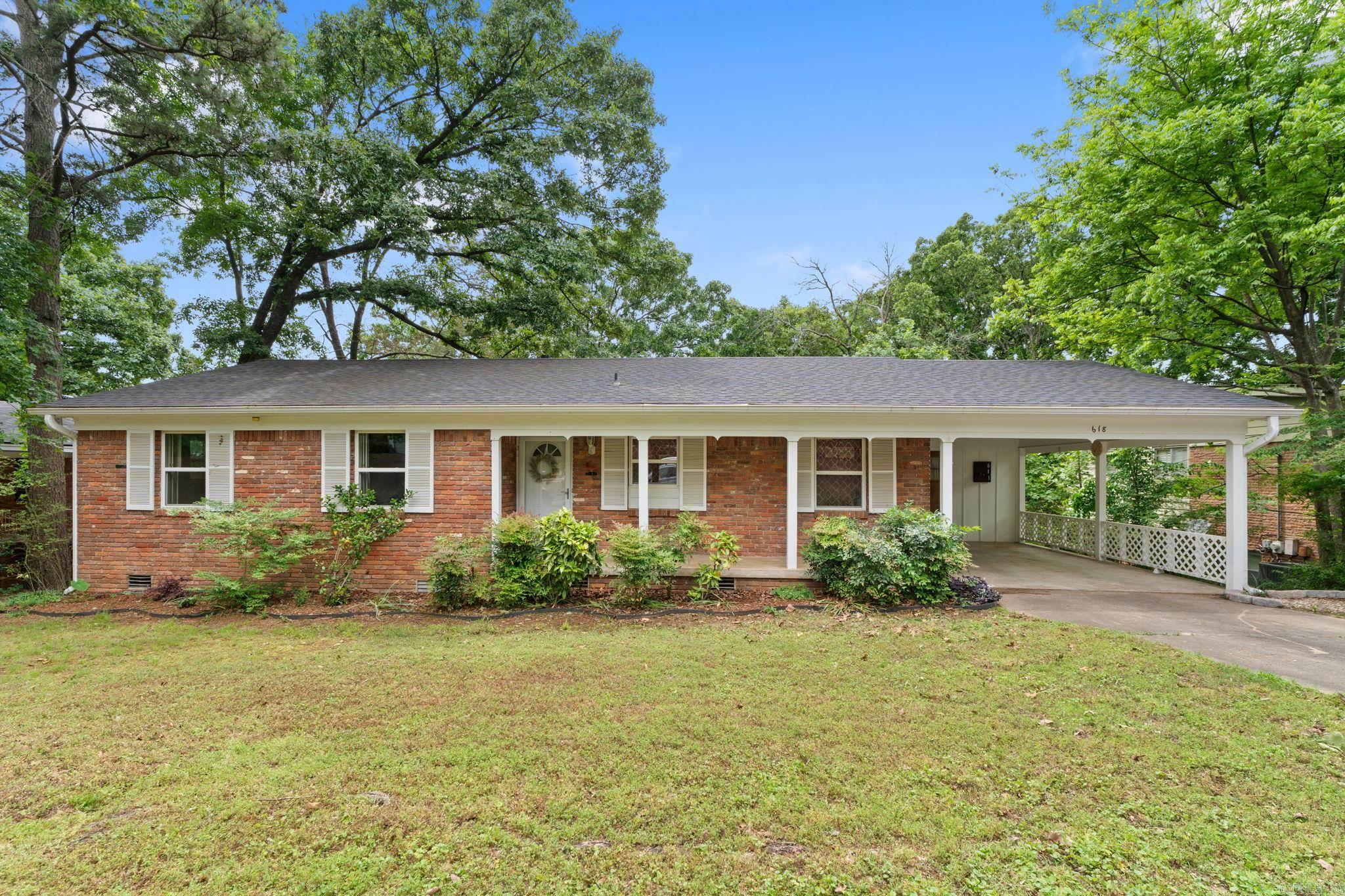 618 Hall Drive — photo